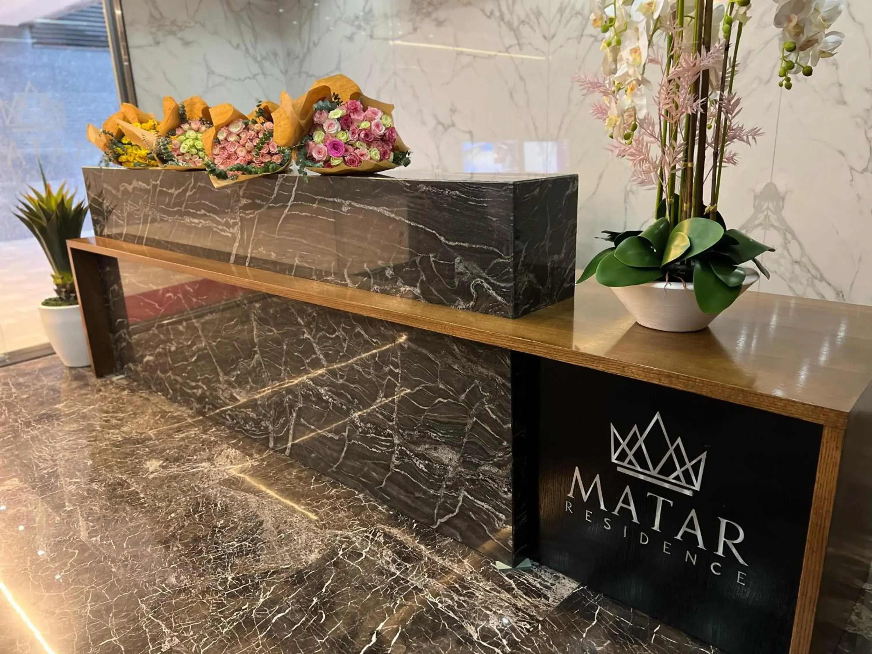 Lobby or reception in Matar Residence - Spacious Hotel Suites in Beirut Lobby or reception in Matar Residence - Spacious Hotel Suites in Beirut