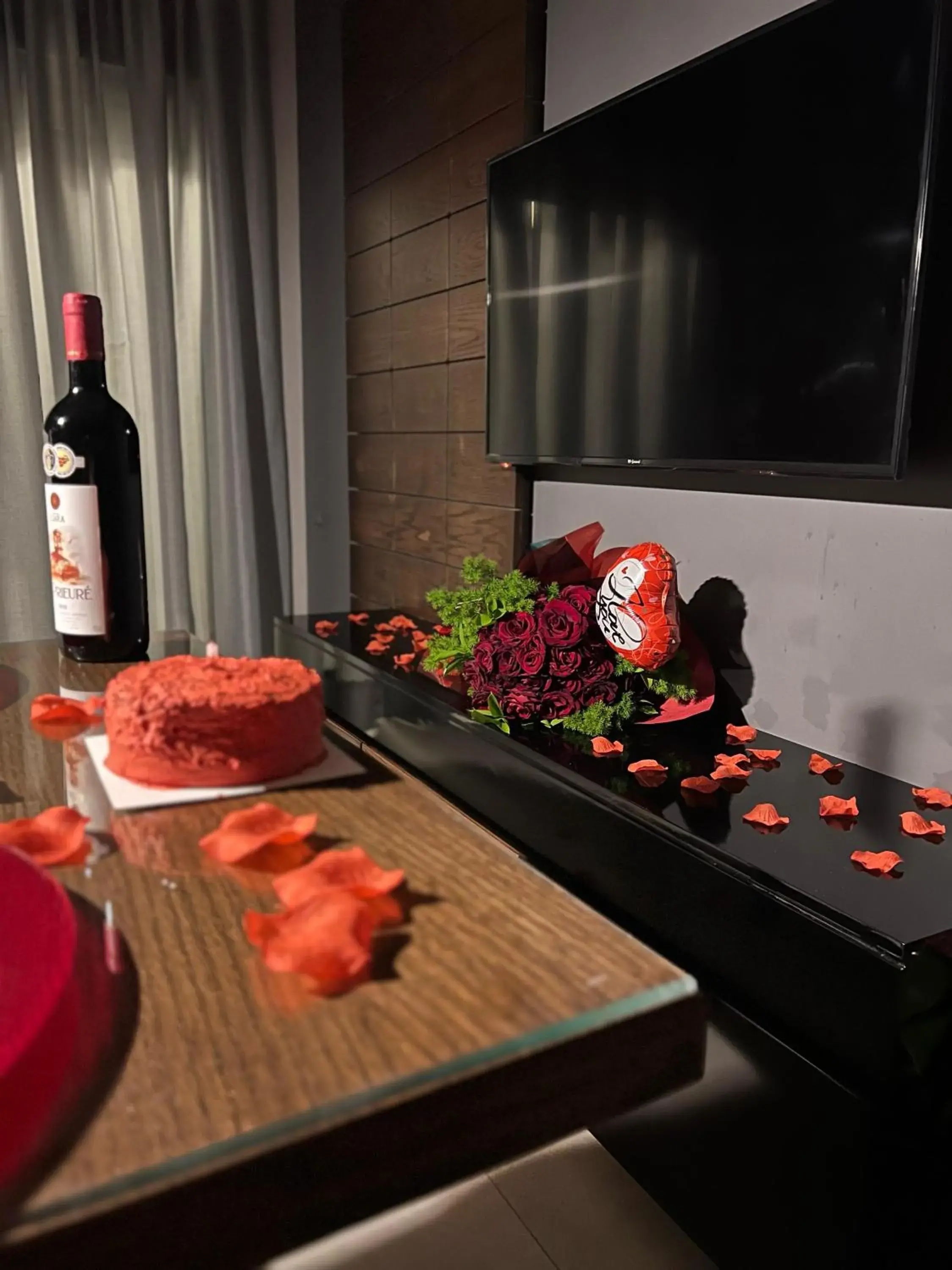 Food and drinks in Matar Residence - Spacious Hotel Suites in Beirut Food and drinks in Matar Residence - Spacious Hotel Suites in Beirut