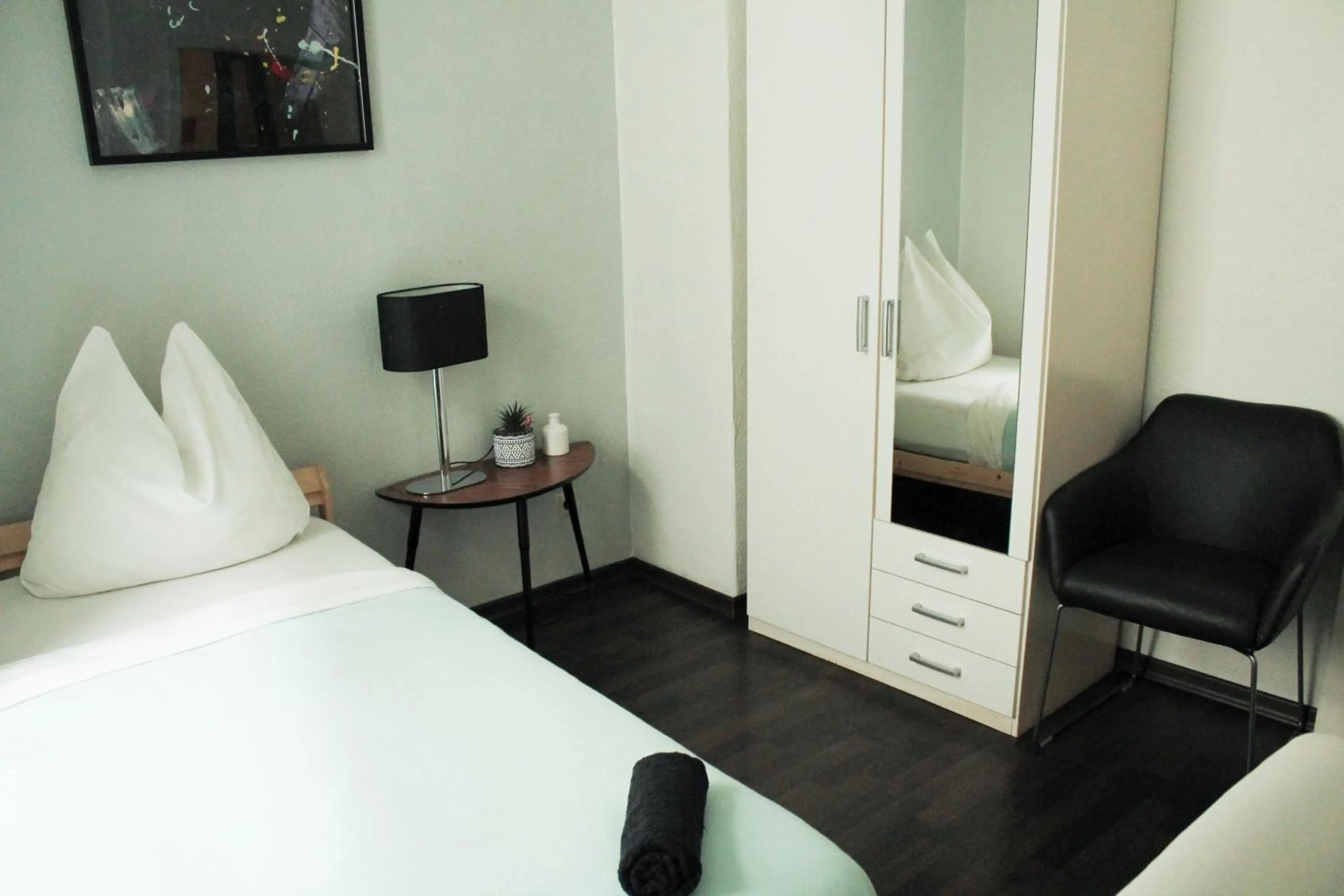 Photo of the whole room, Bed in Krummestraße Berlin - Top Unterkunft in Charlottenburg !