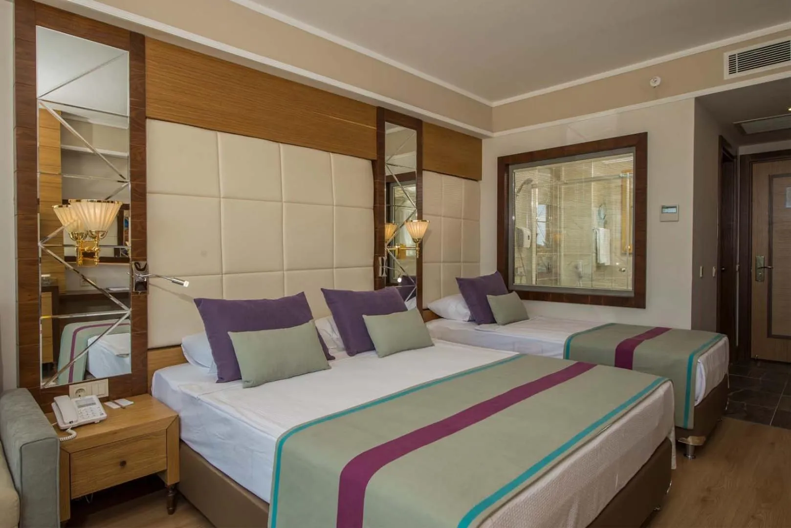 Bed in Dream World Aqua