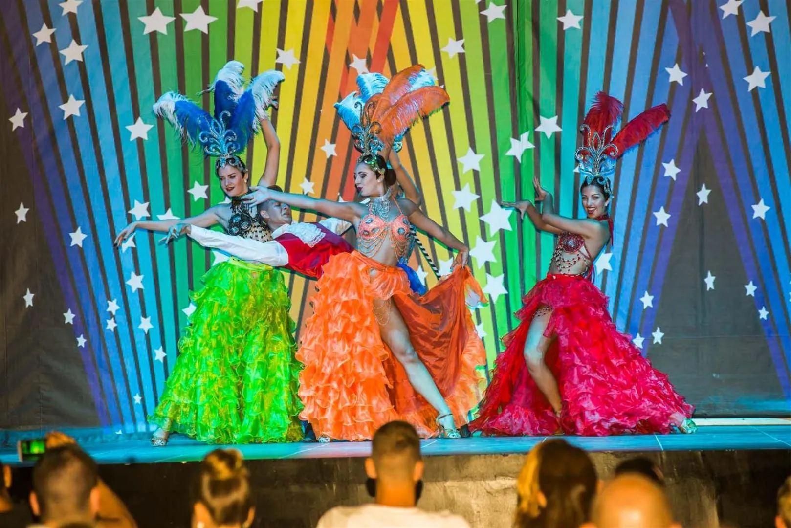 Evening entertainment in Dream World Aqua