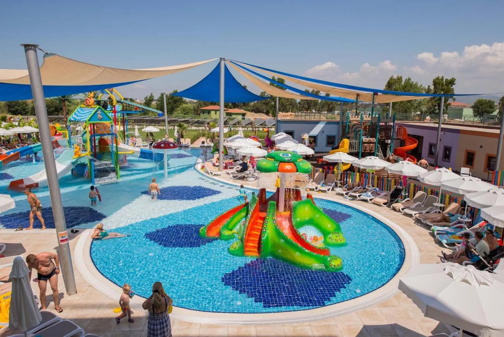 People in Dream World Aqua