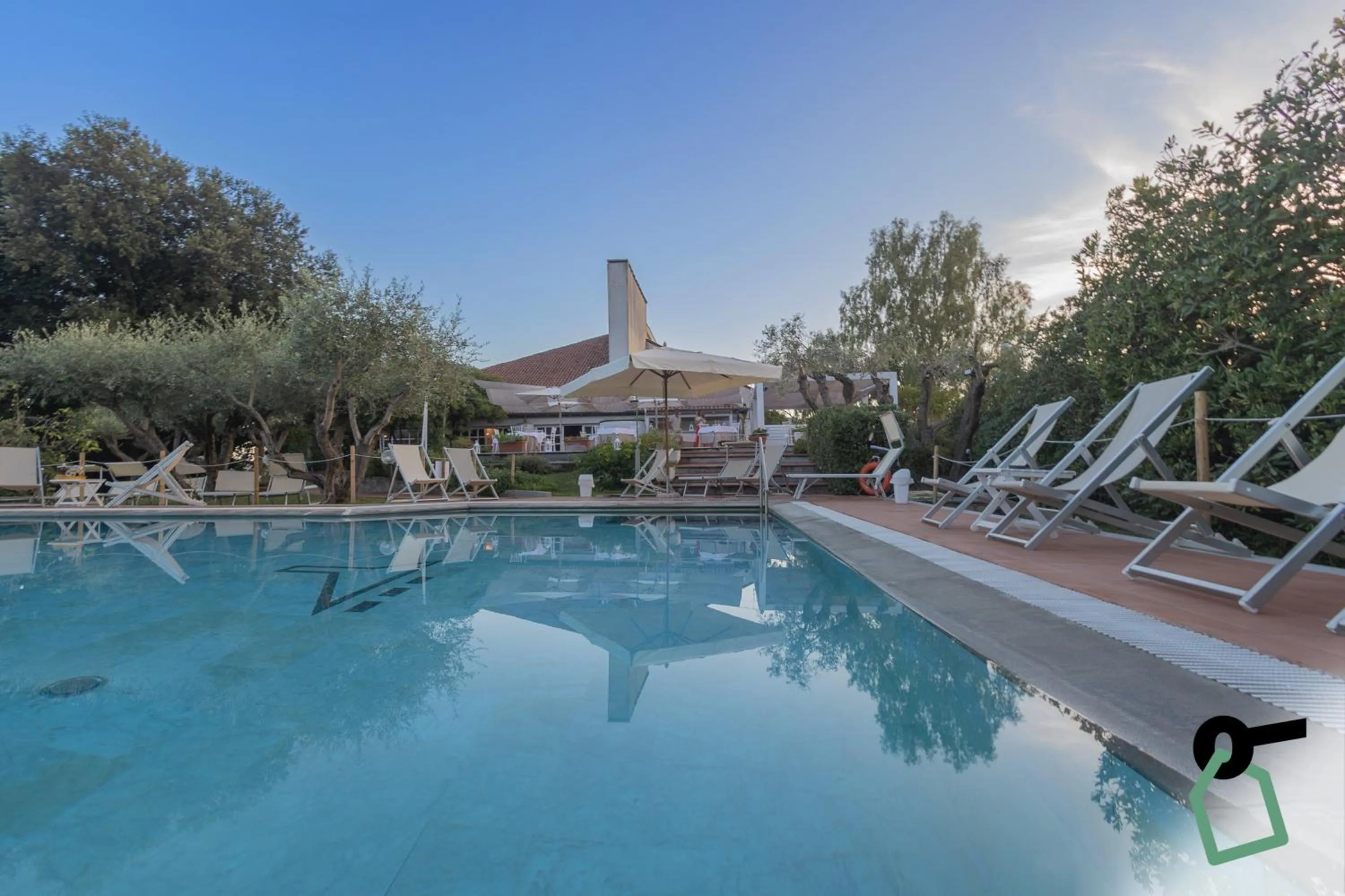 Swimming pool in HOTIDAY Room Collection - Sarzana