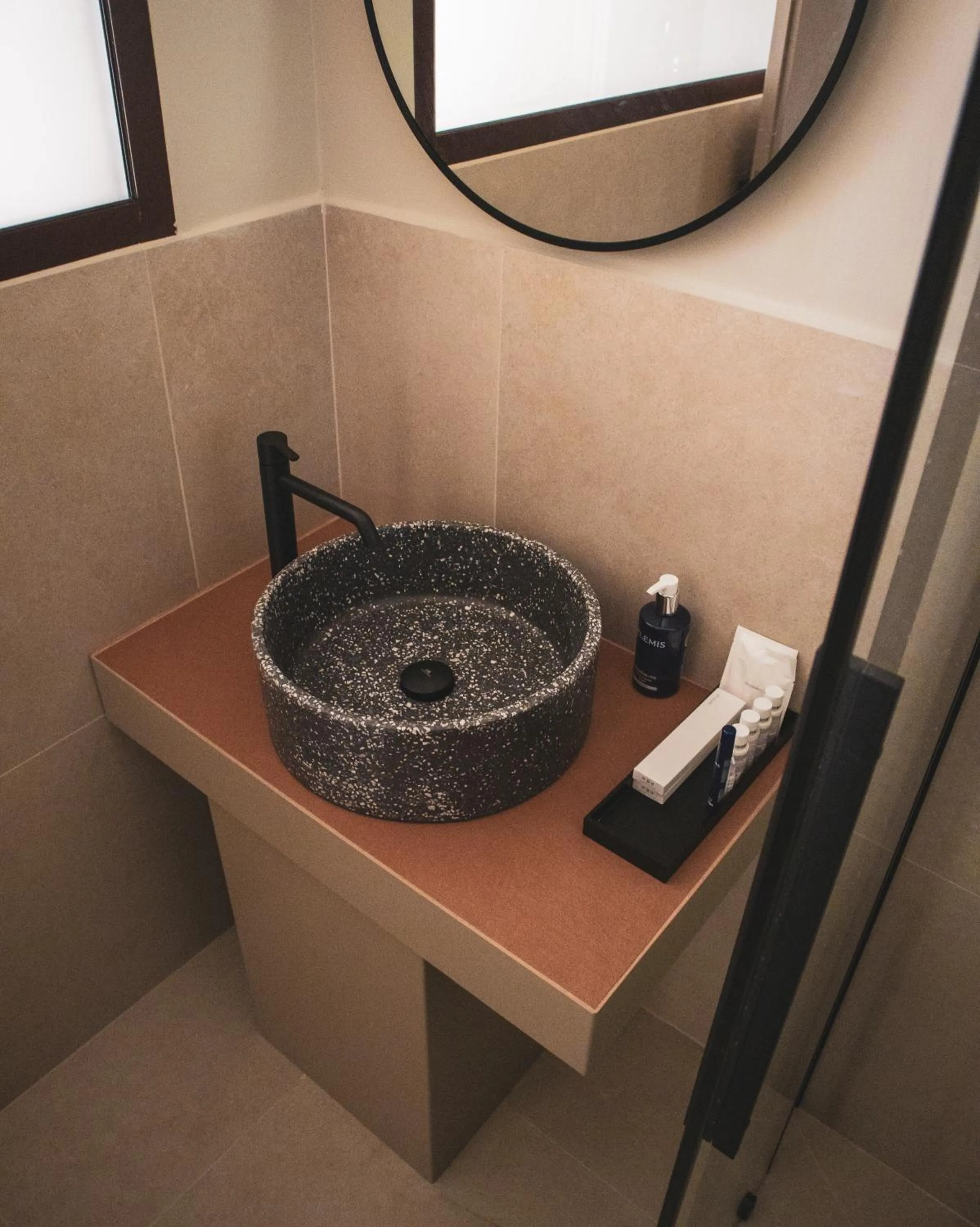 Bathroom in Alinea Lano Old Town Center