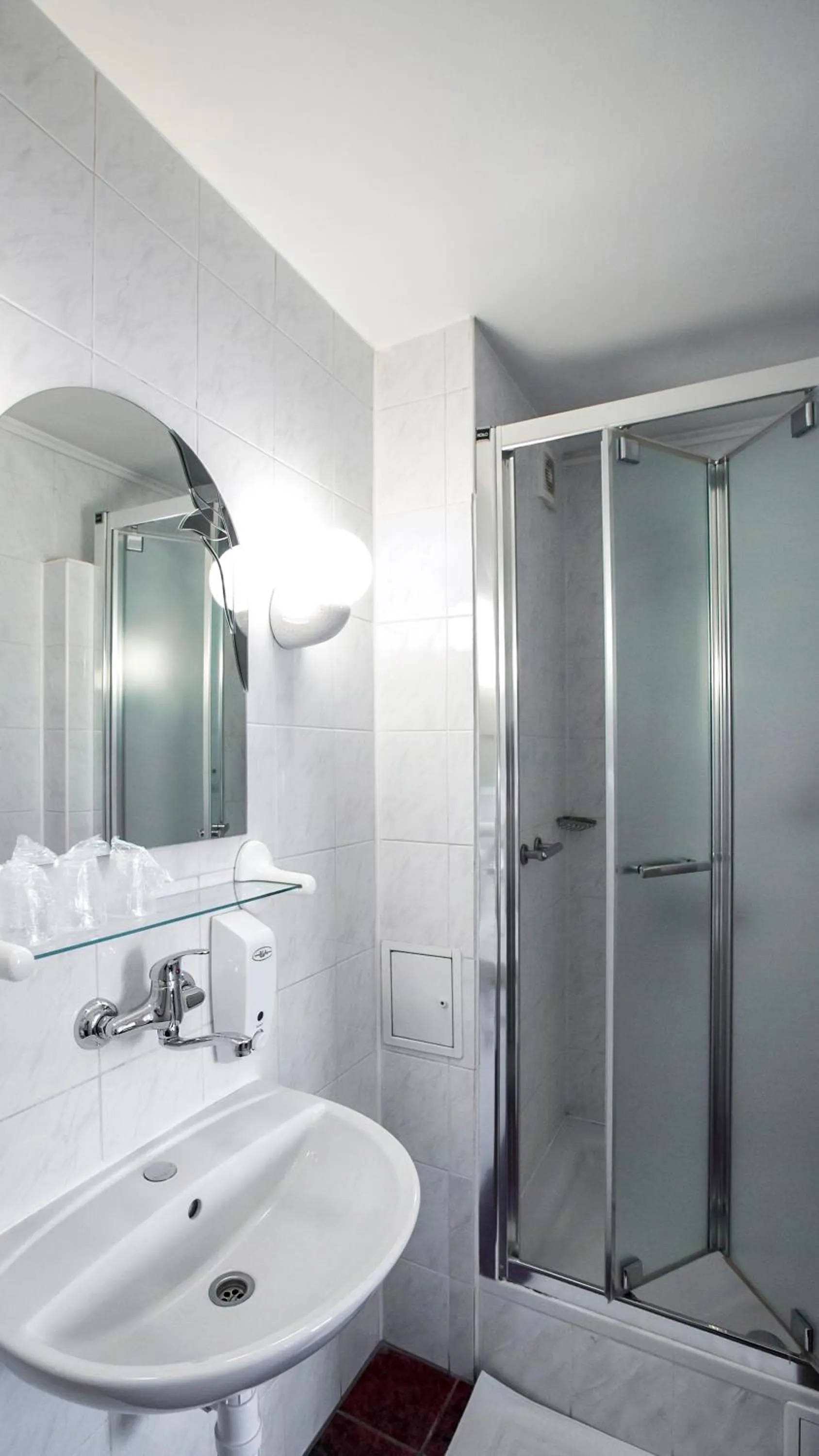 Photo of the whole room in Hotel Unibus