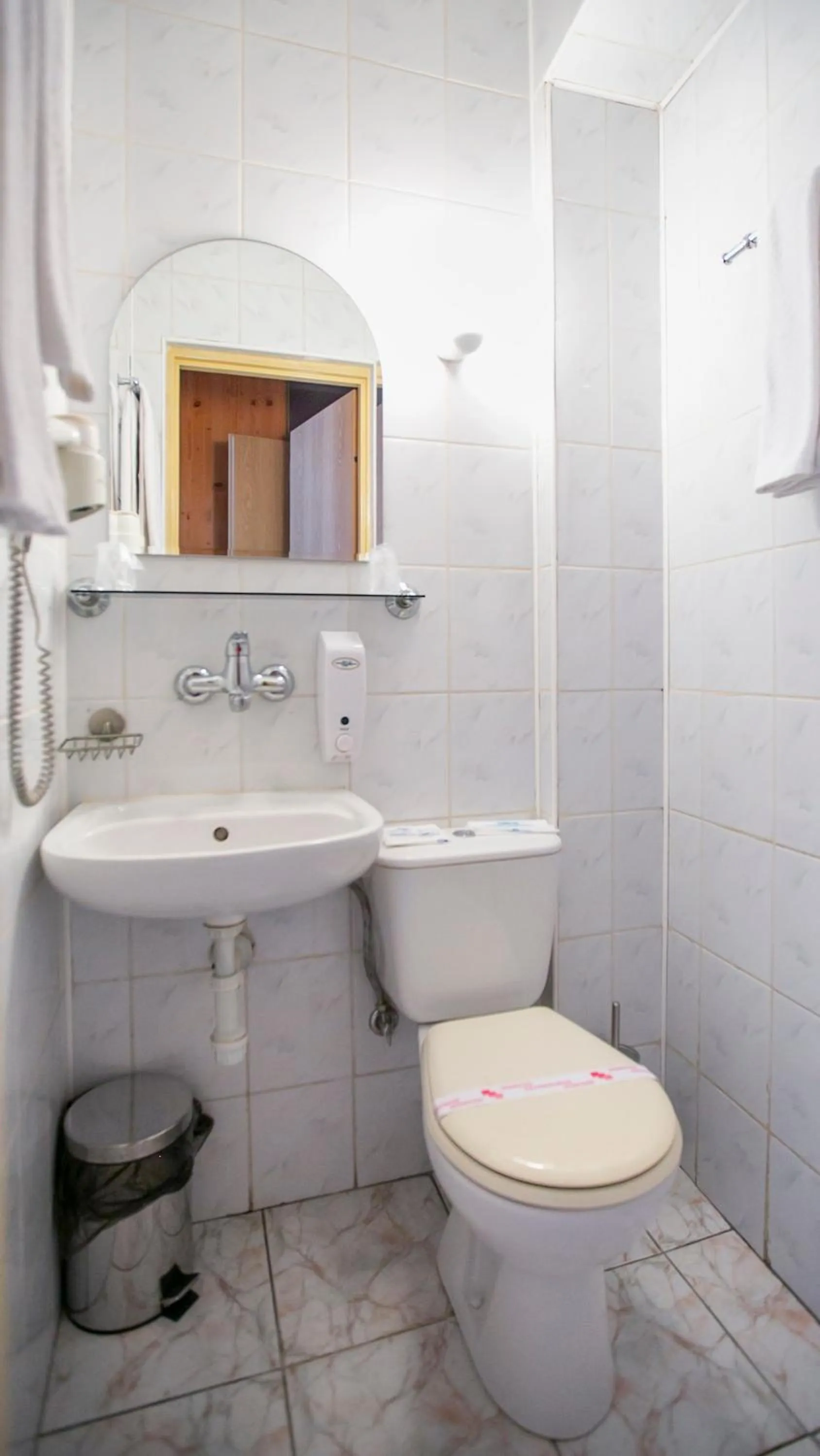 Photo of the whole room in Hotel Unibus