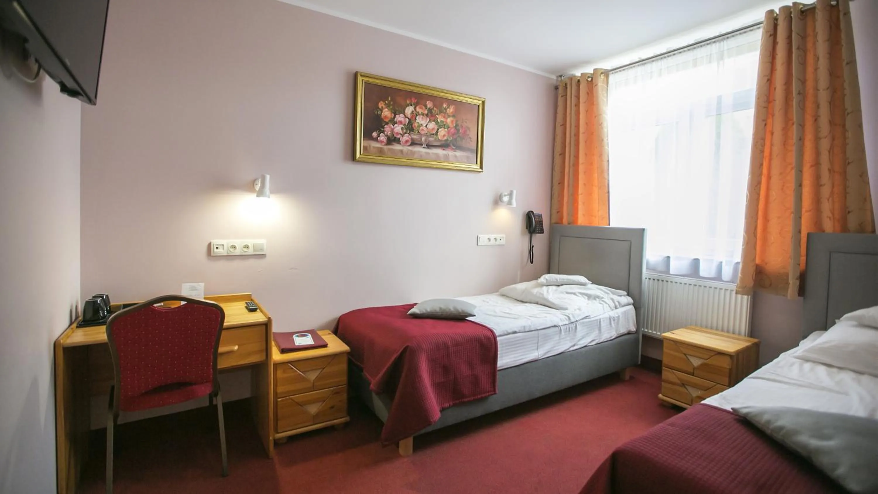 Photo of the whole room, Bed in Hotel Unibus