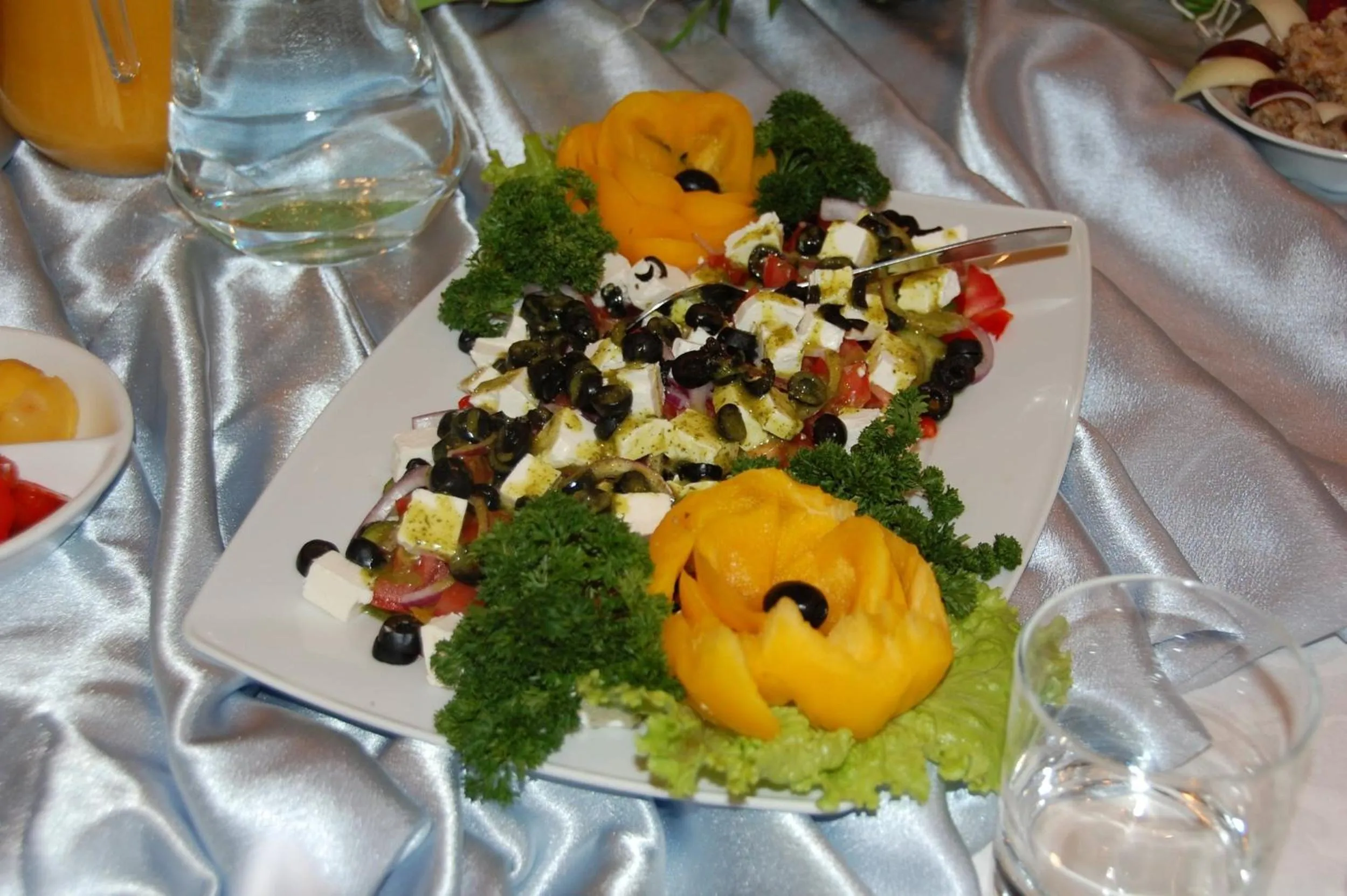 Restaurant/places to eat in Hotel Unibus