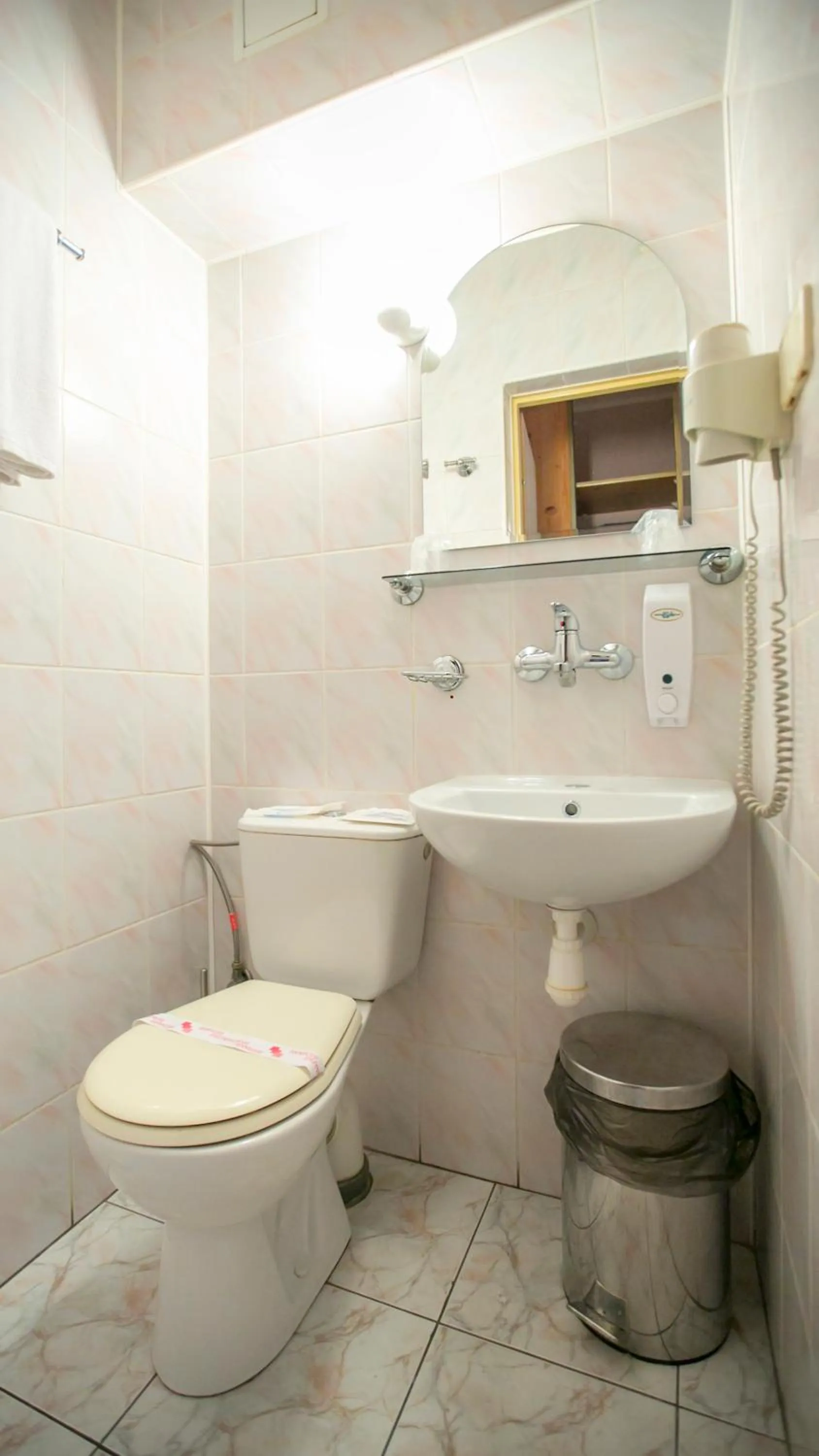 Photo of the whole room in Hotel Unibus