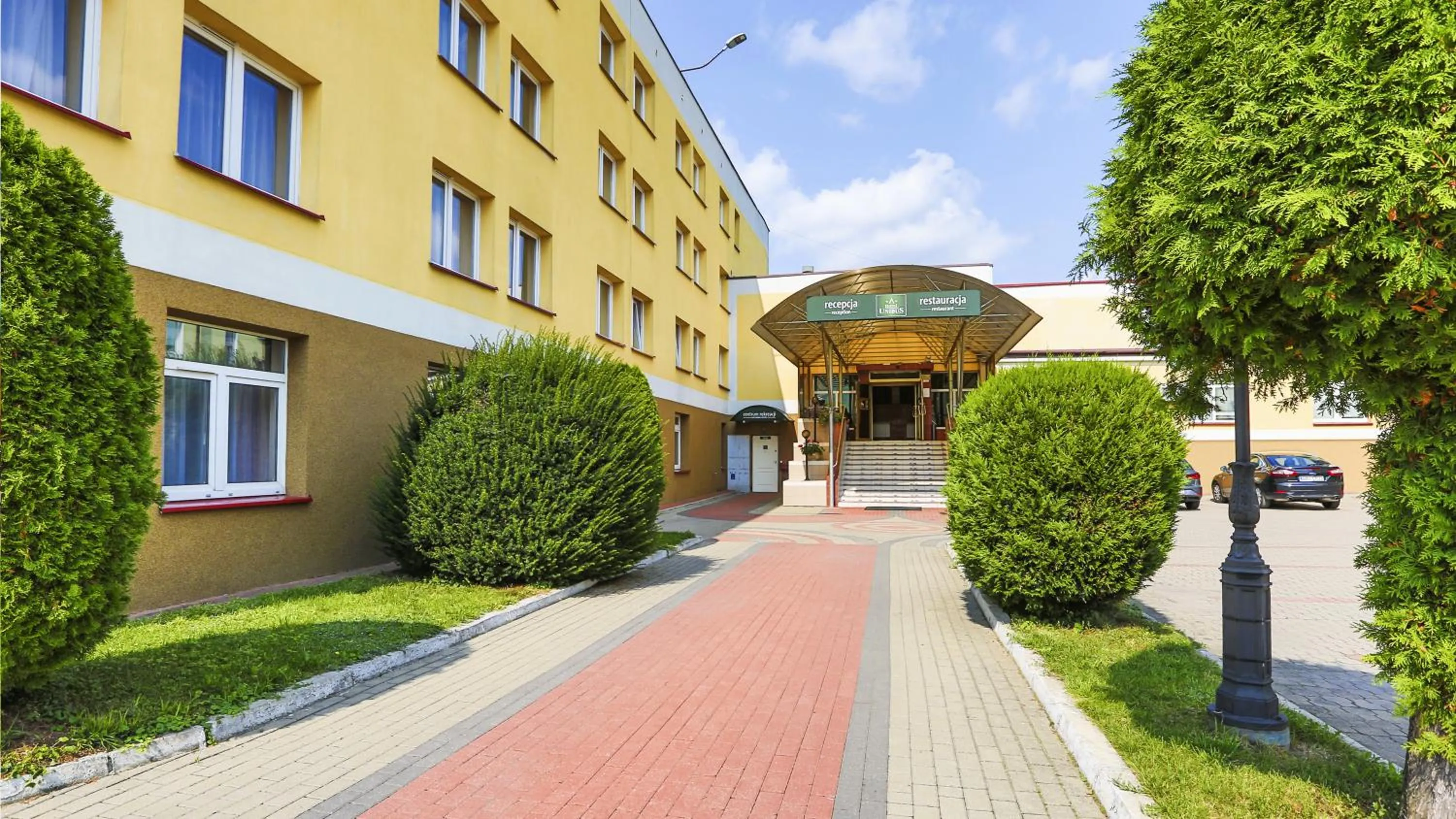 Facade/entrance in Hotel Unibus