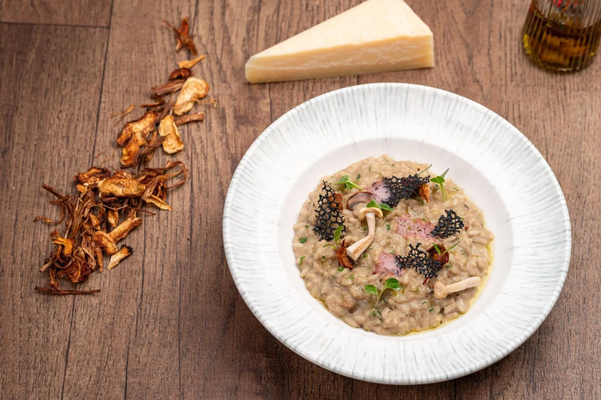 Restaurant/places to eat in Holiday Inn Gurgaon NH8 by IHG