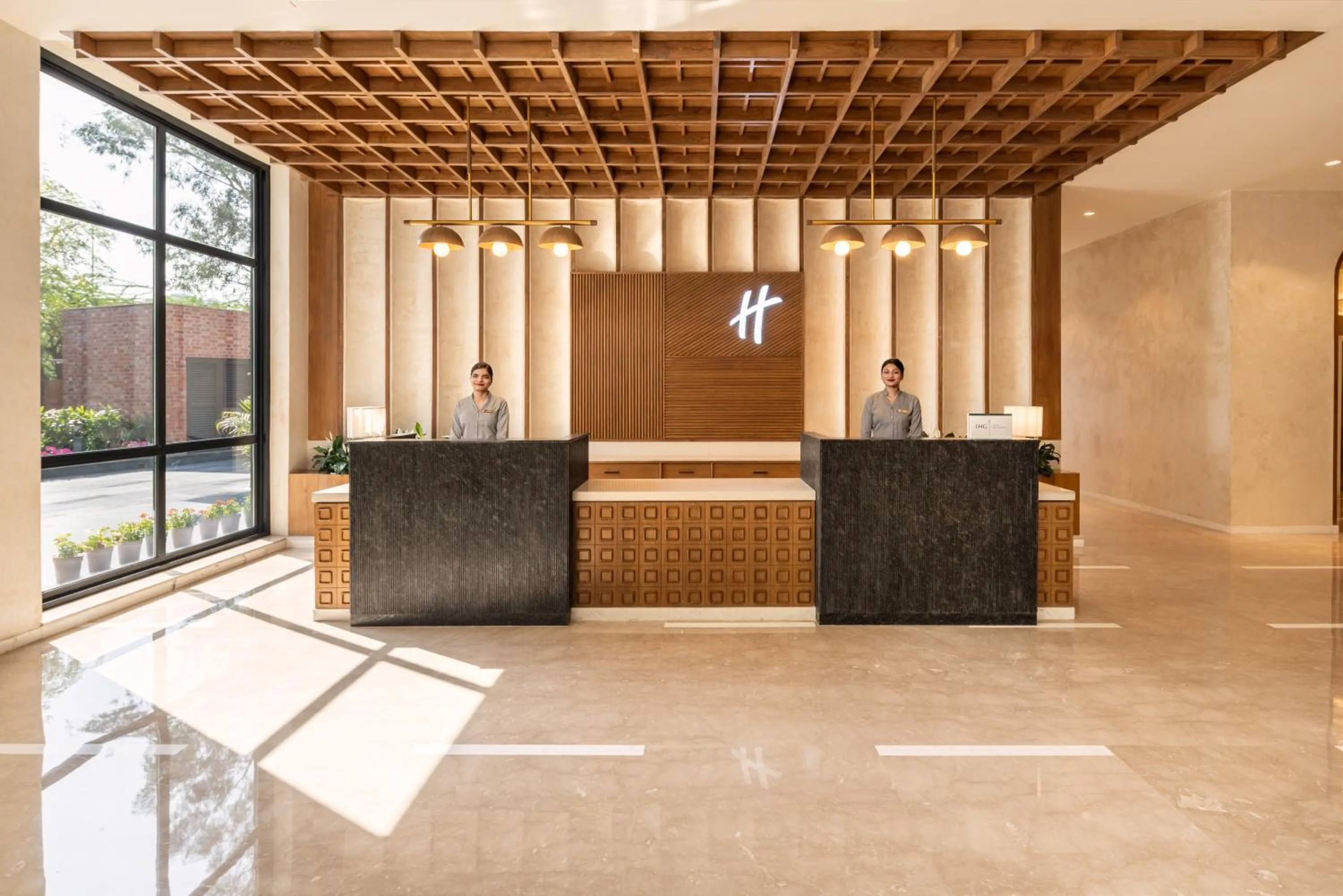 Lobby or reception in Holiday Inn Gurgaon NH8 by IHG