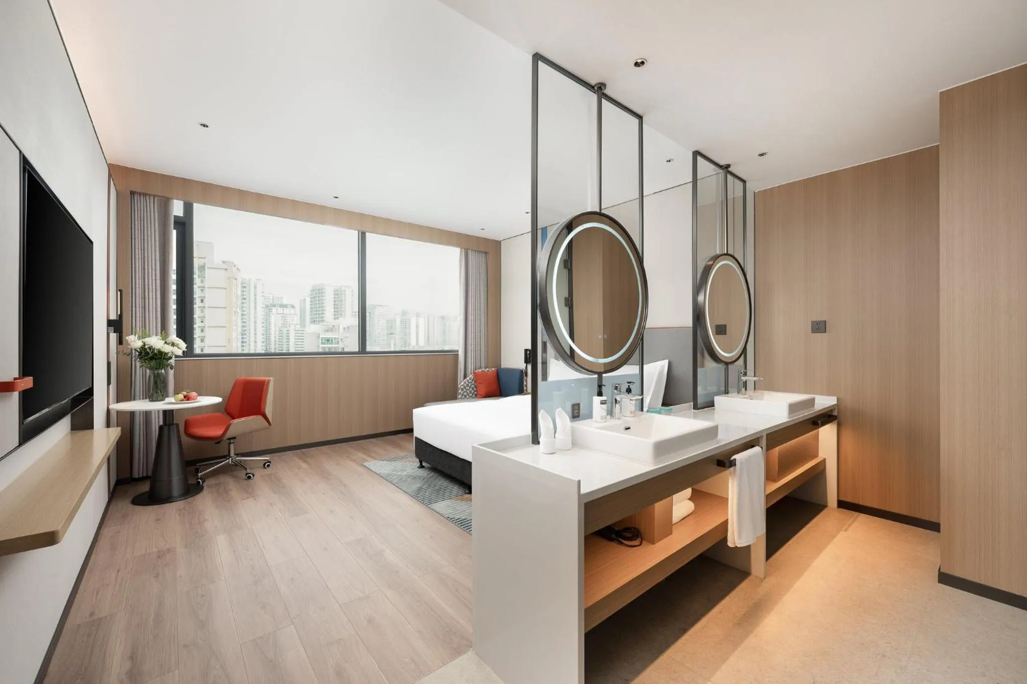 Photo of the whole room in Holiday Inn Express Haikou World Trade Center by IHG