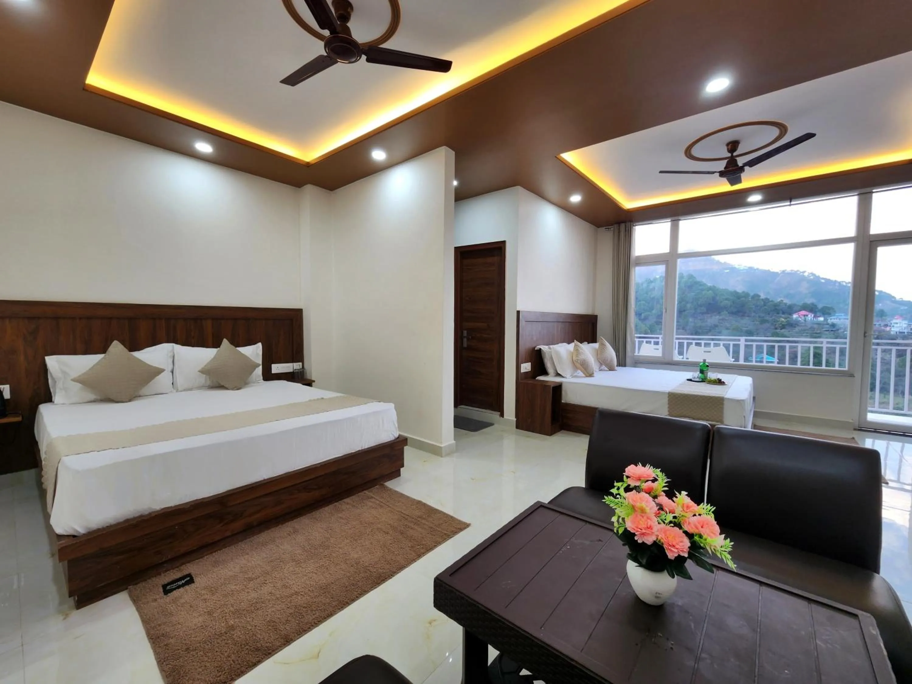 Family Room with Mountain View in Hotel Mountain Shadow