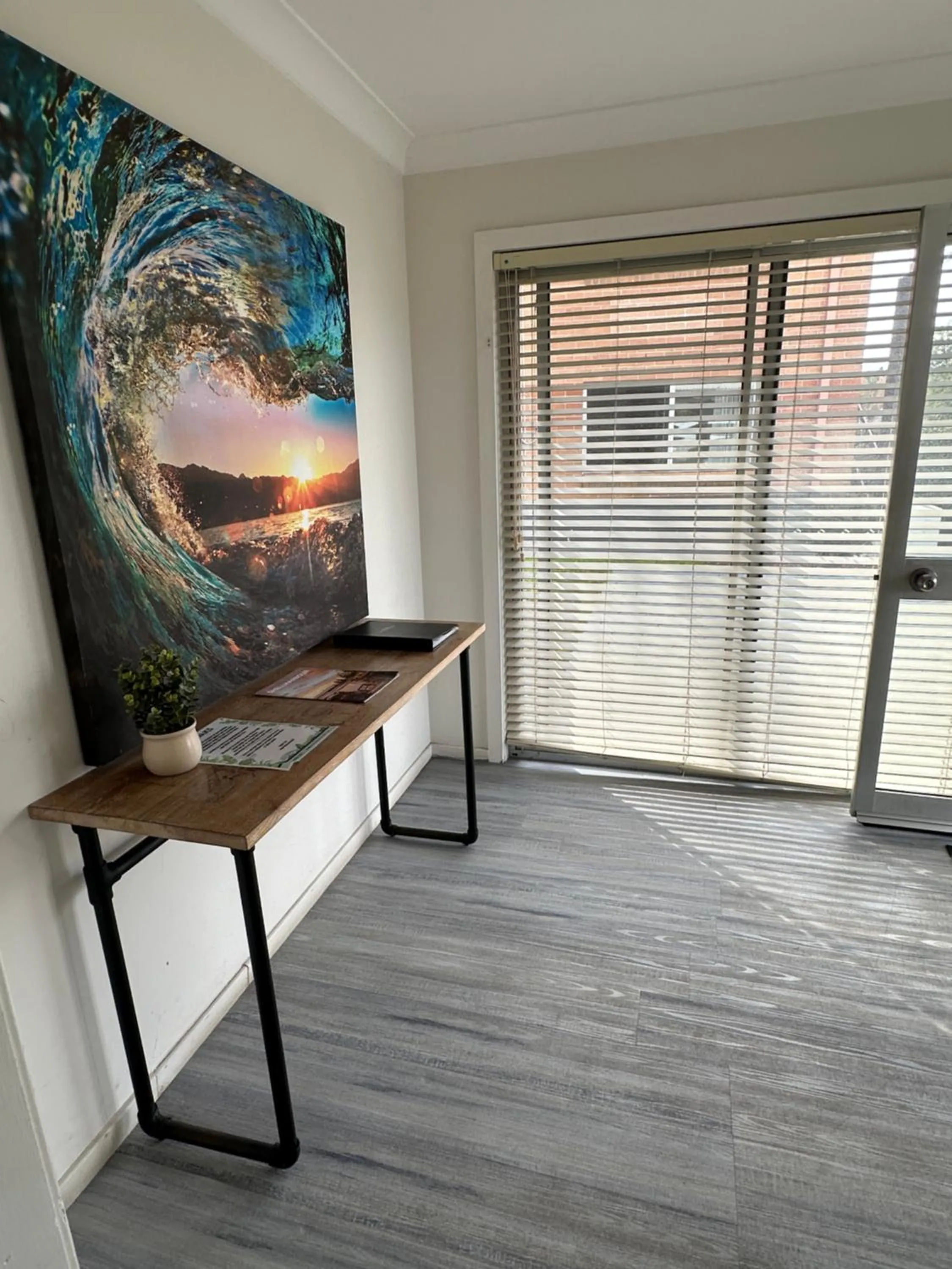 furniture in The Oaks Hotel Motel