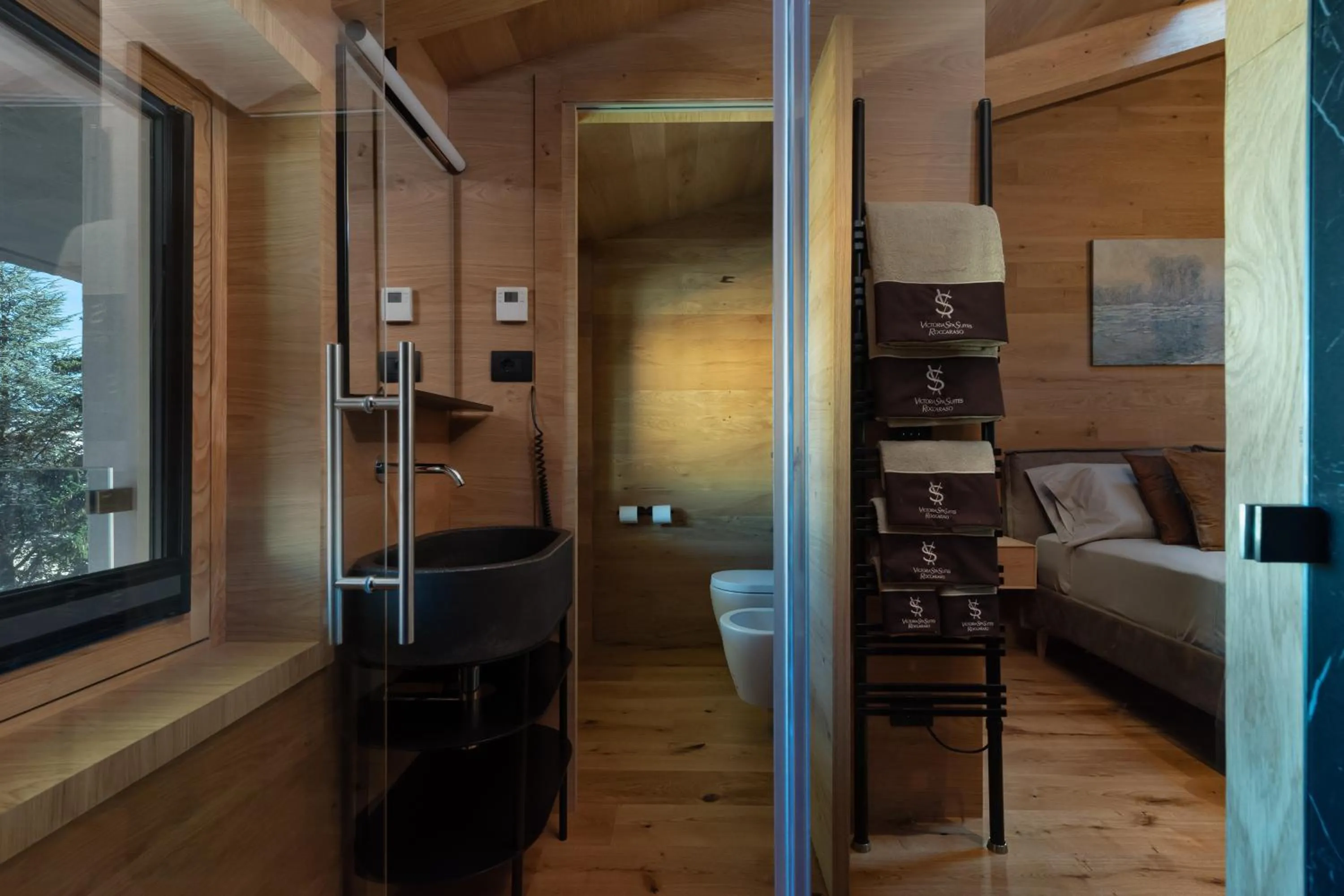 Shower in VICTORIA SPA SUITES Roccaraso Centro