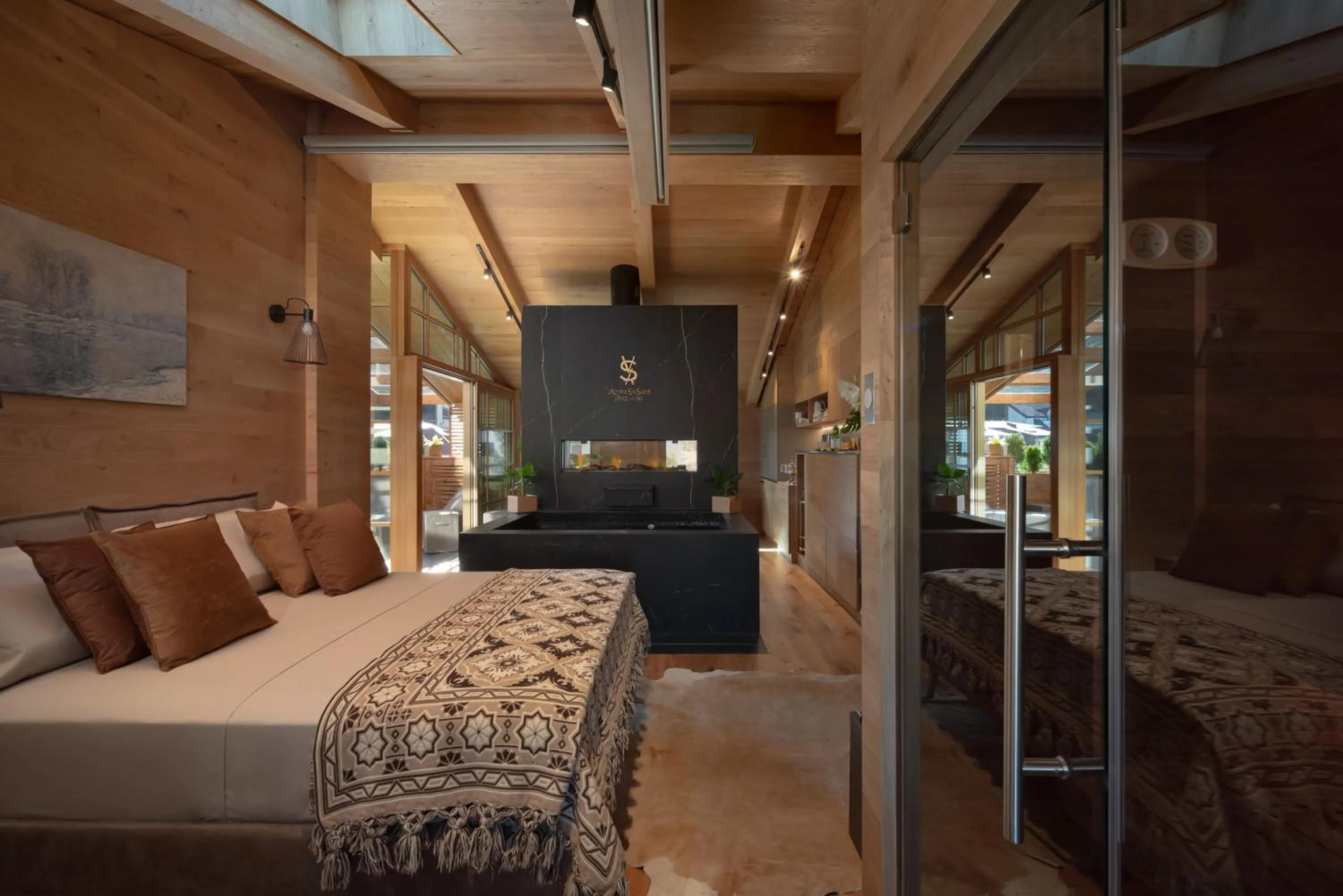 Shower, Bed in VICTORIA SPA SUITES Roccaraso Centro
