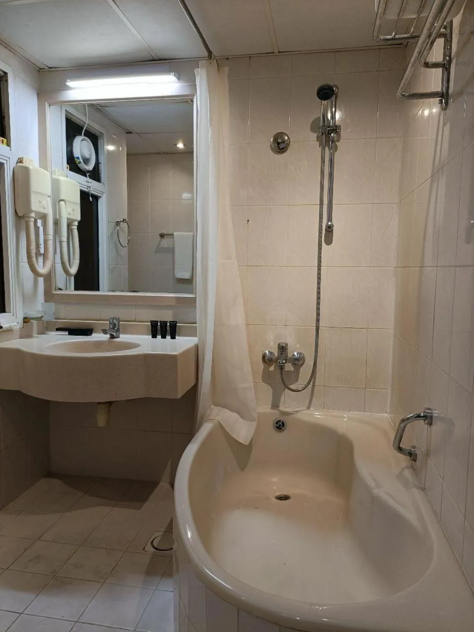 Bathroom in Manhattan Avenue Hotel