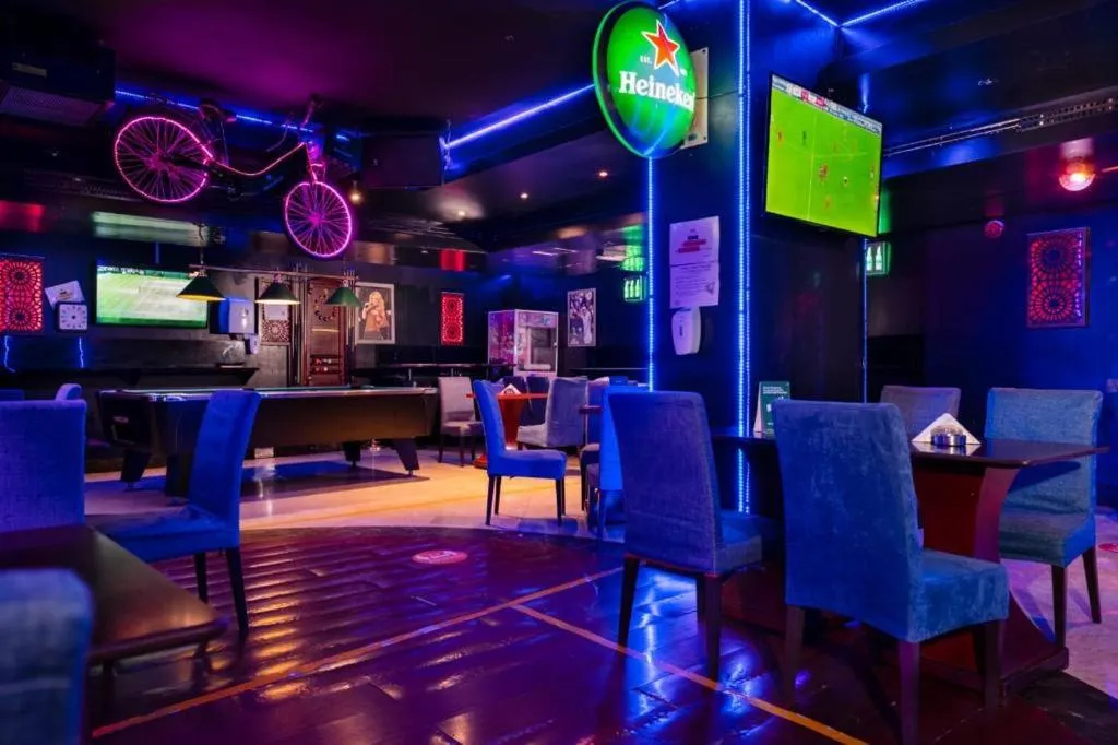 Nightclub / DJ in Manhattan Avenue Hotel