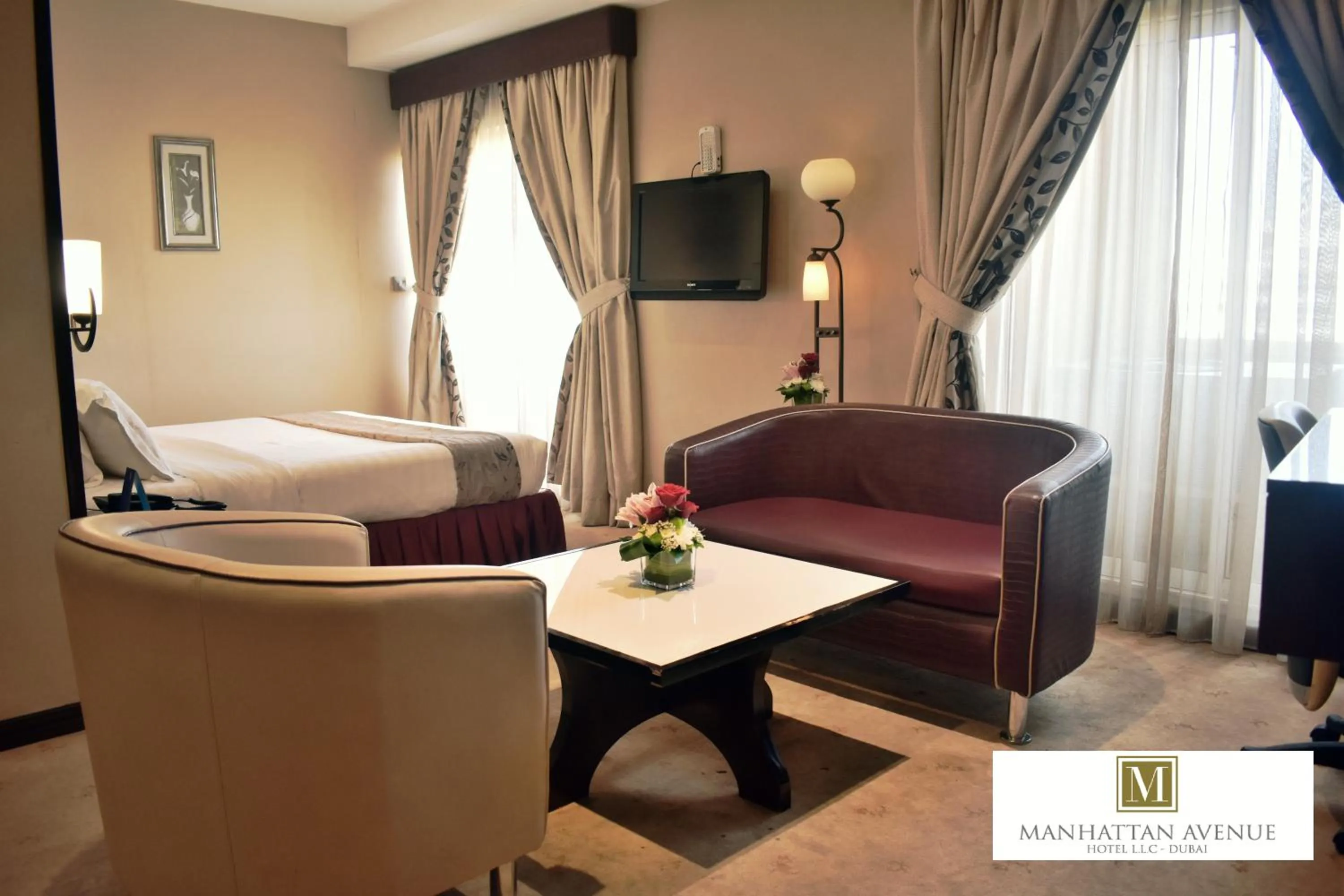 Living room, Bed in Manhattan Avenue Hotel