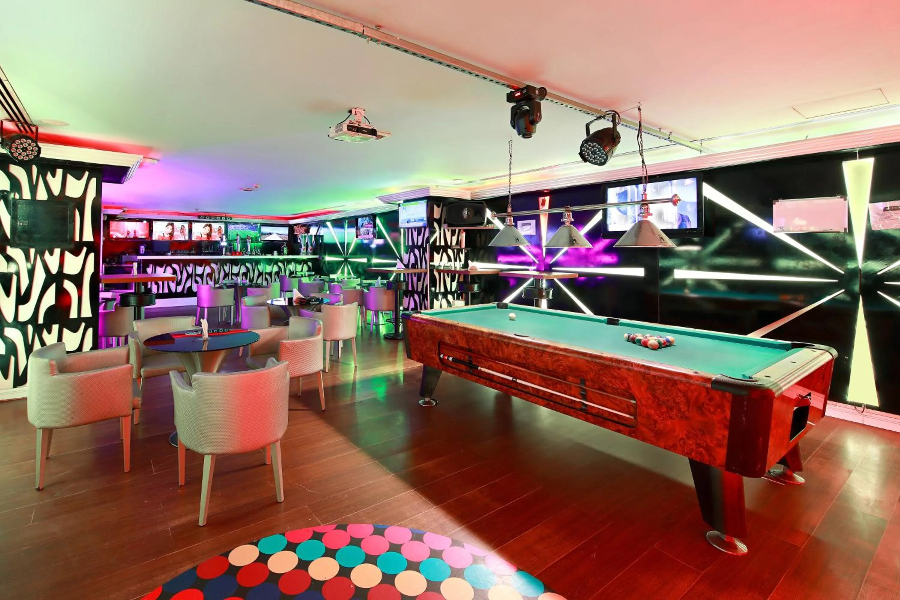 Billiard in Manhattan Avenue Hotel