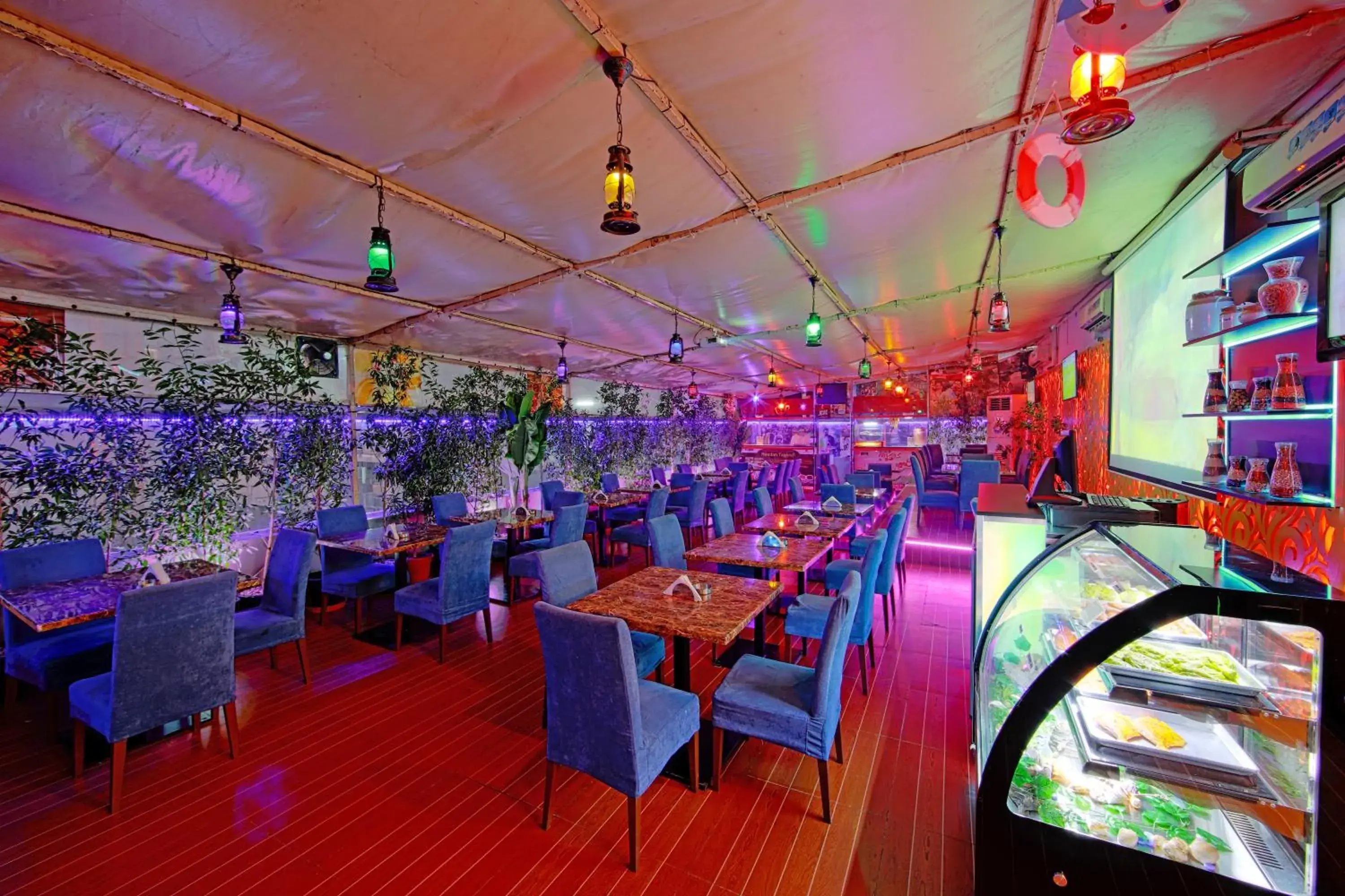 Food and drinks in Manhattan Avenue Hotel Food and drinks in Manhattan Avenue Hotel