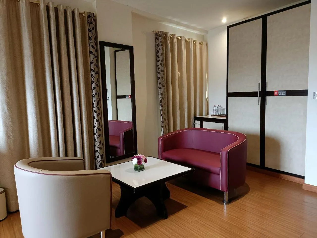 Living room in Manhattan Avenue Hotel