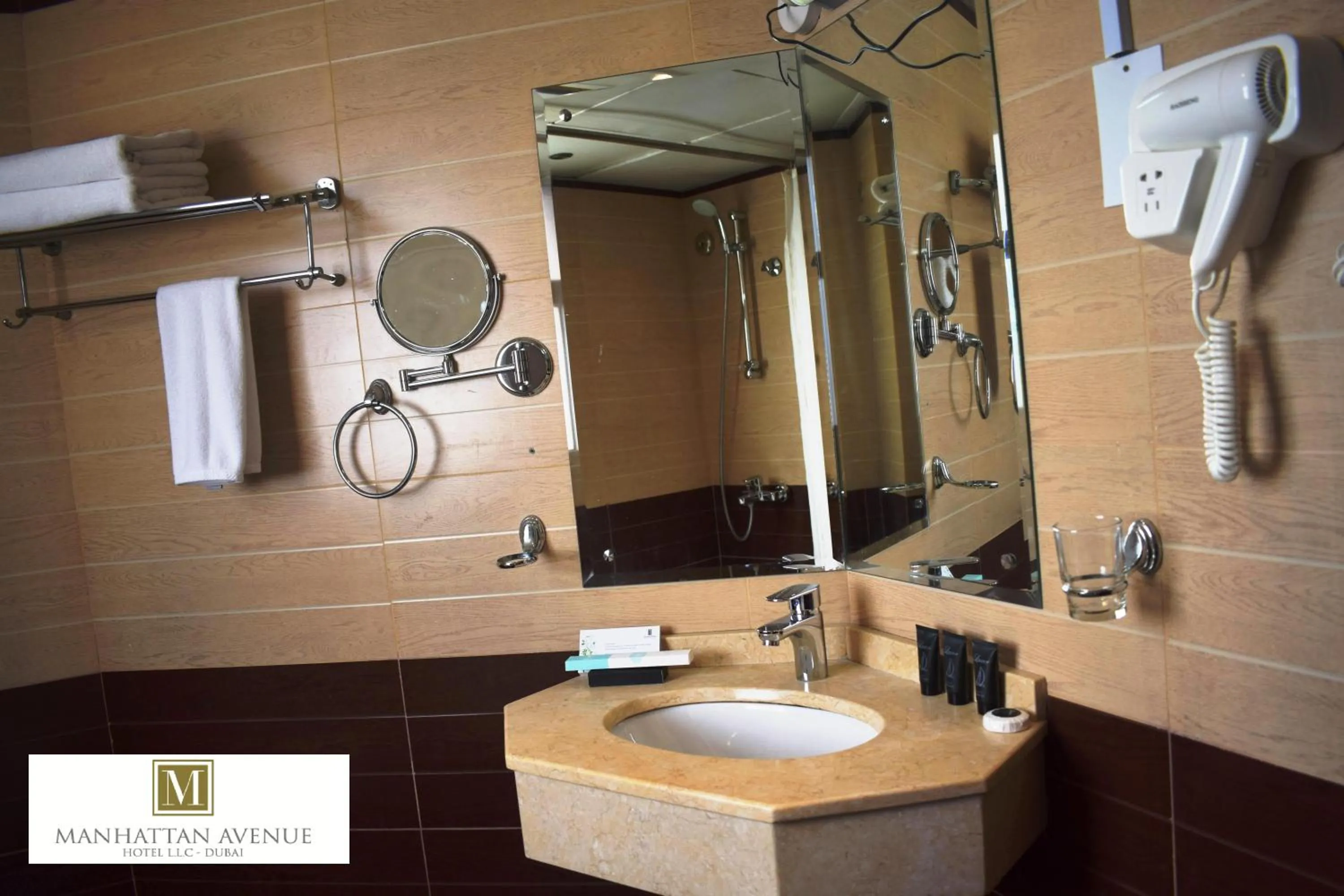 Bathroom in Manhattan Avenue Hotel