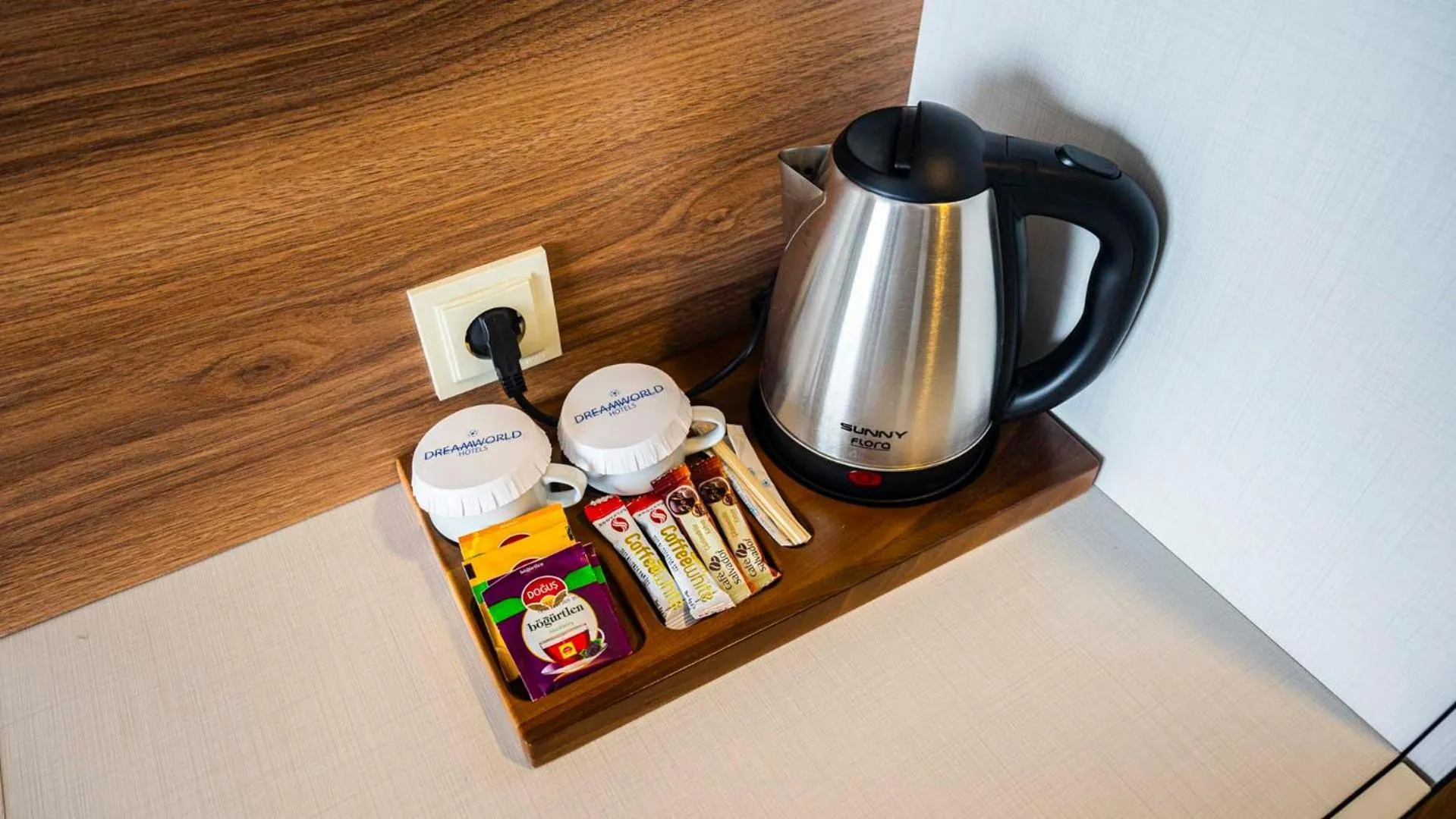 Coffee/tea facilities in Dream Water World