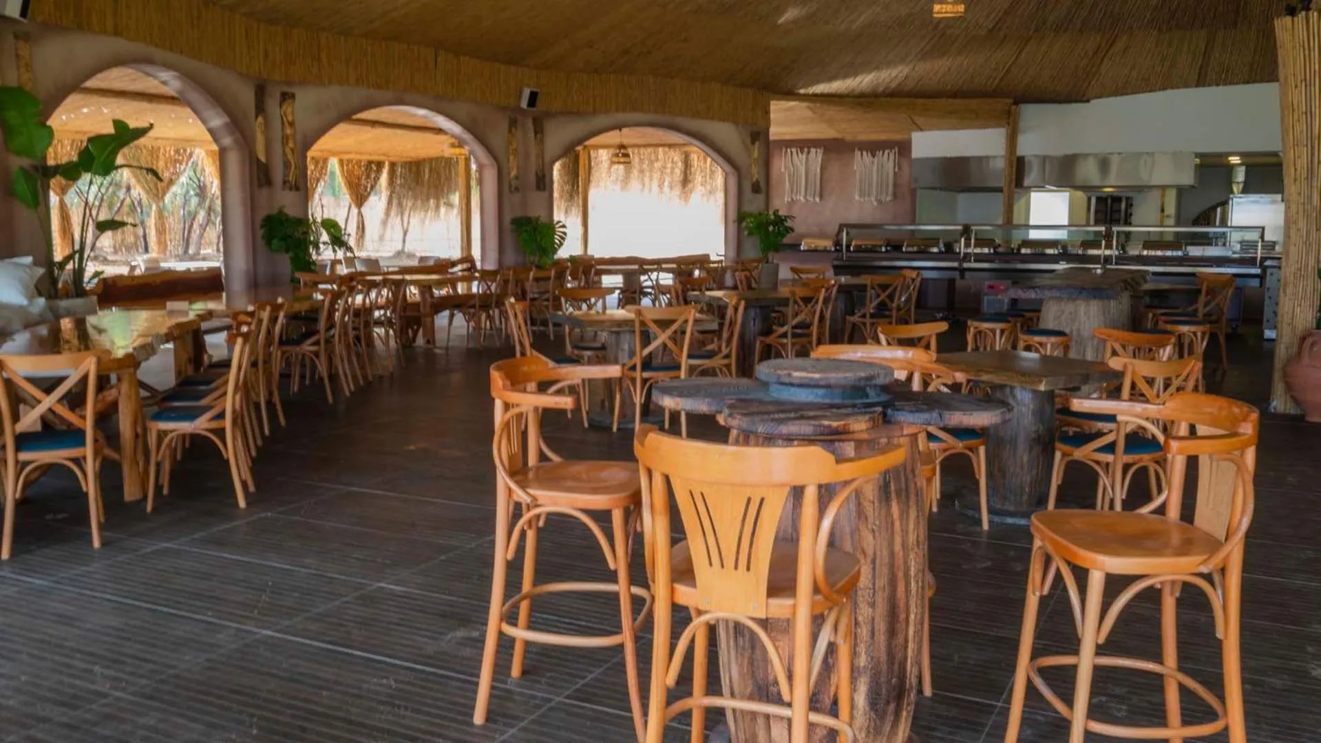 Restaurant/places to eat in Dream Water World