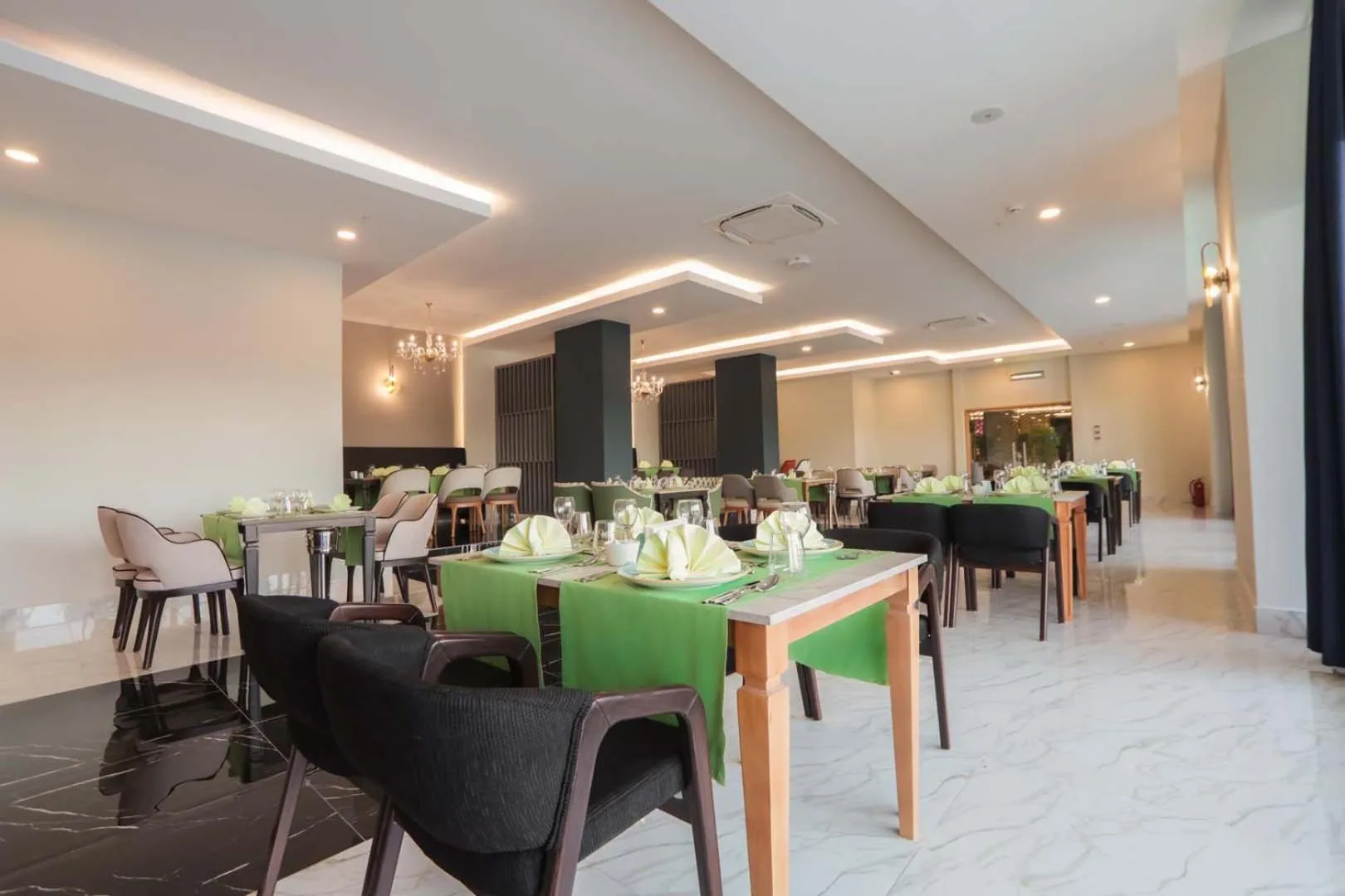 Restaurant/places to eat in Dream Water World