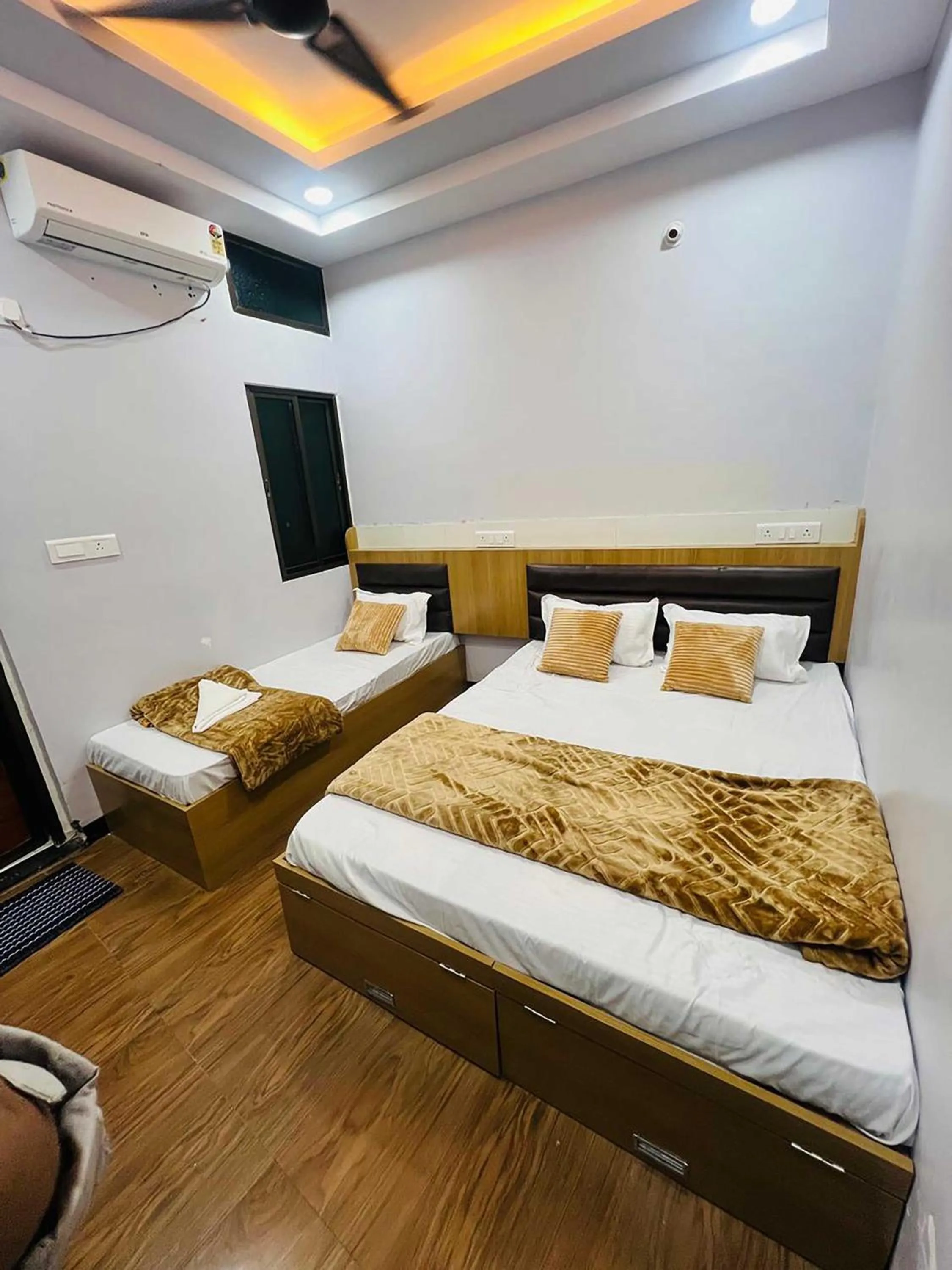 Bed in Hotel Advika Ujjain
