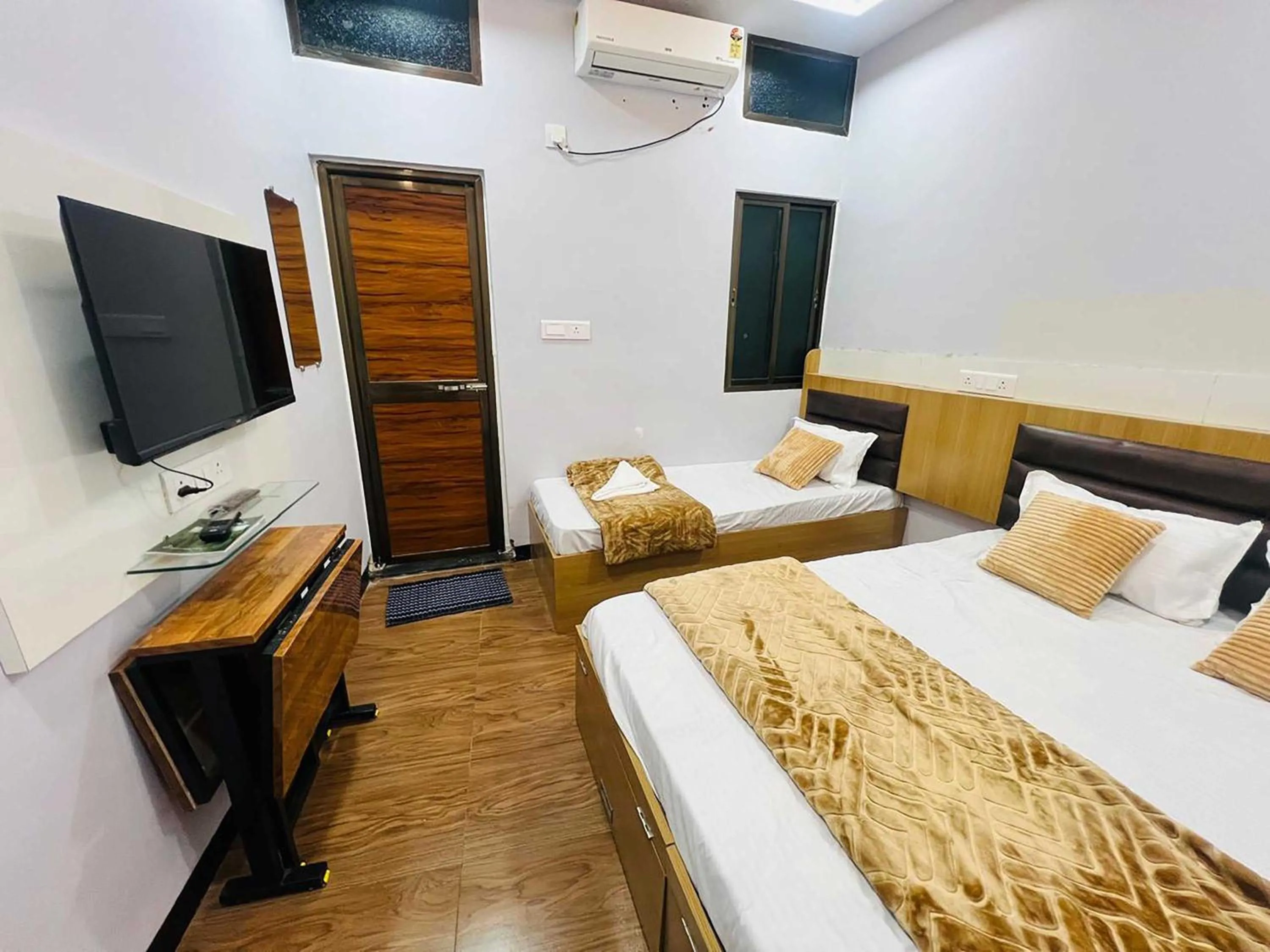 Bed in Hotel Advika Ujjain