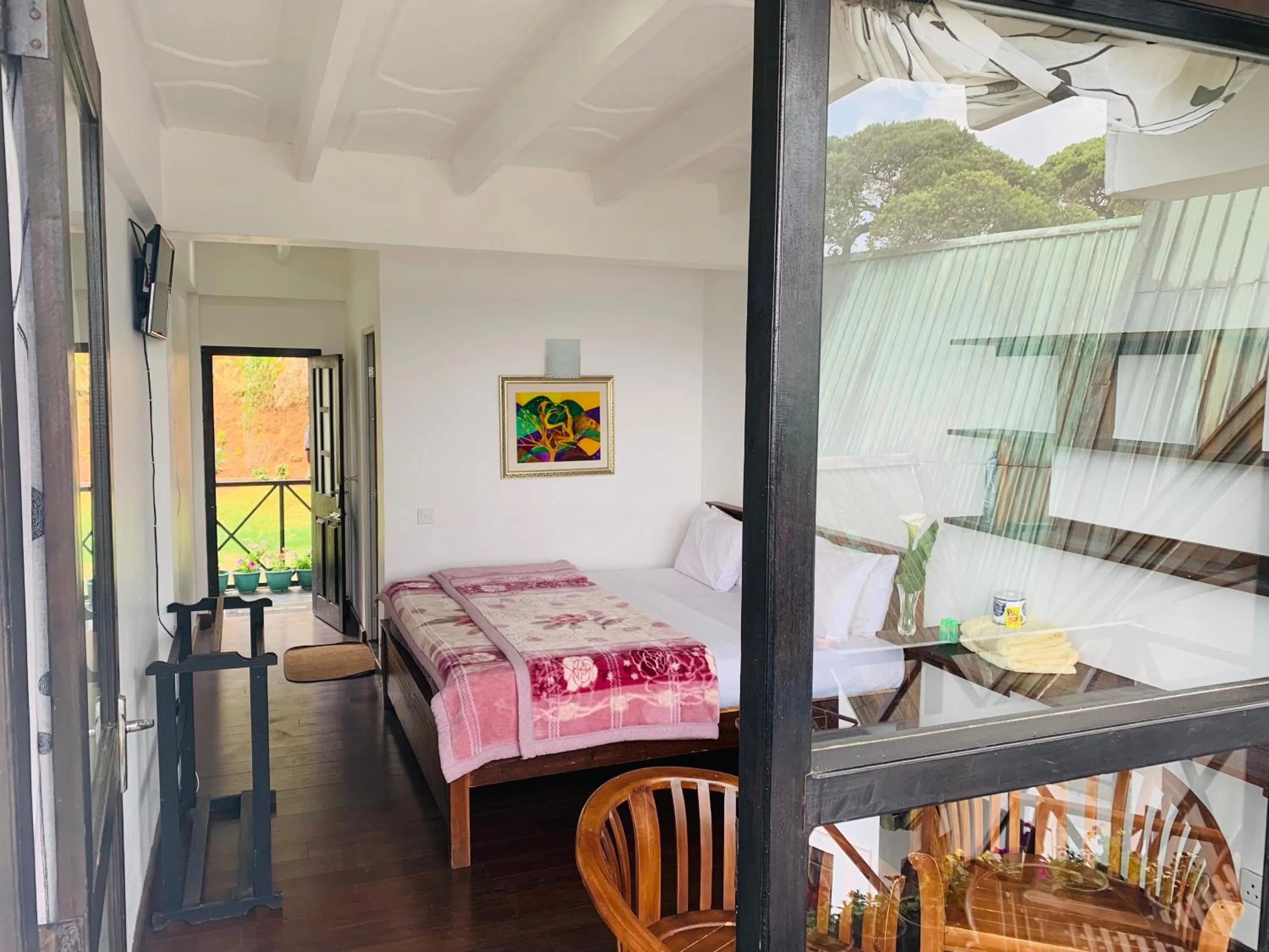 Photo of the whole room, Bed in Sherwood Cottage