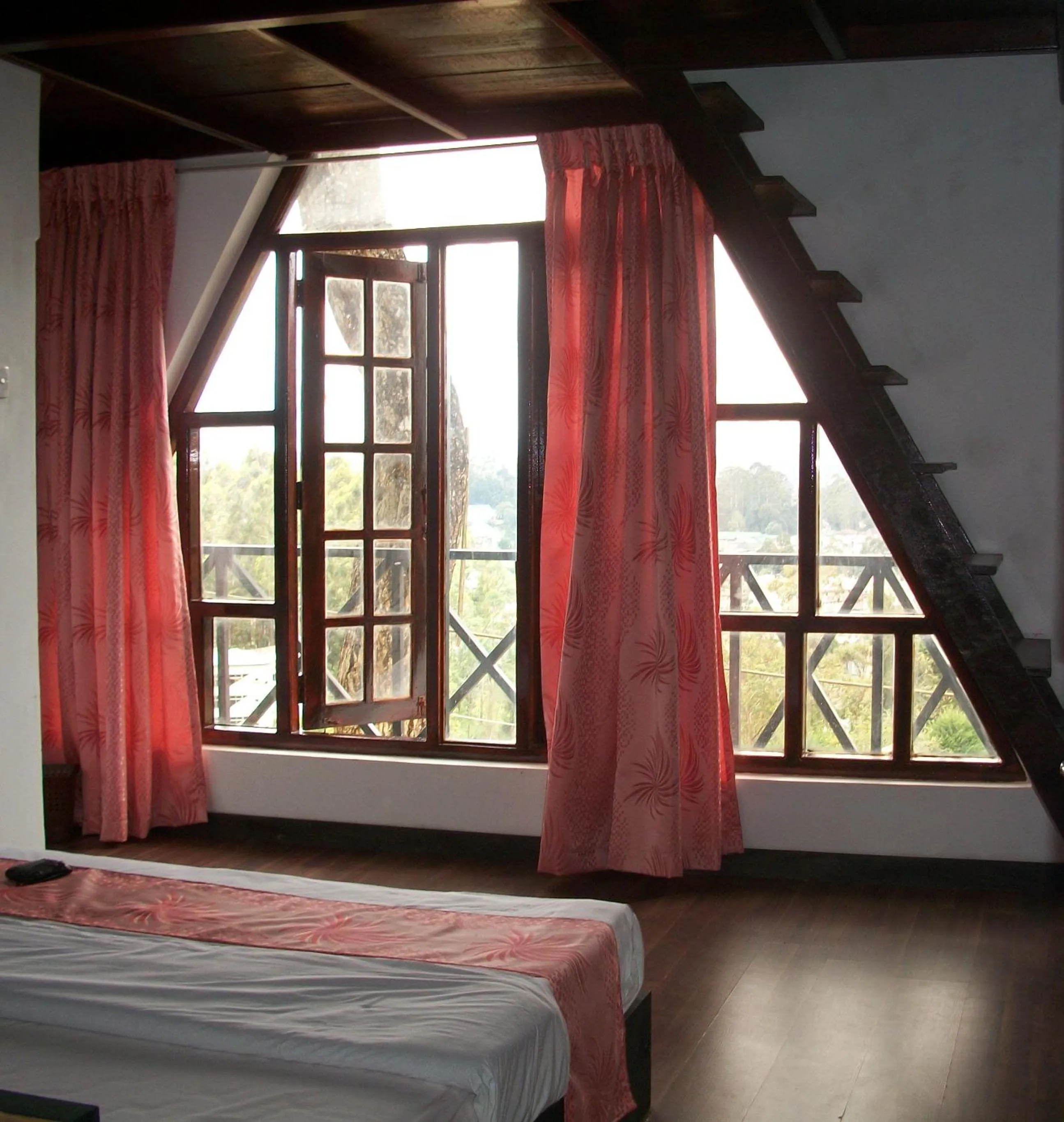 Day, Bed in Sherwood Cottage