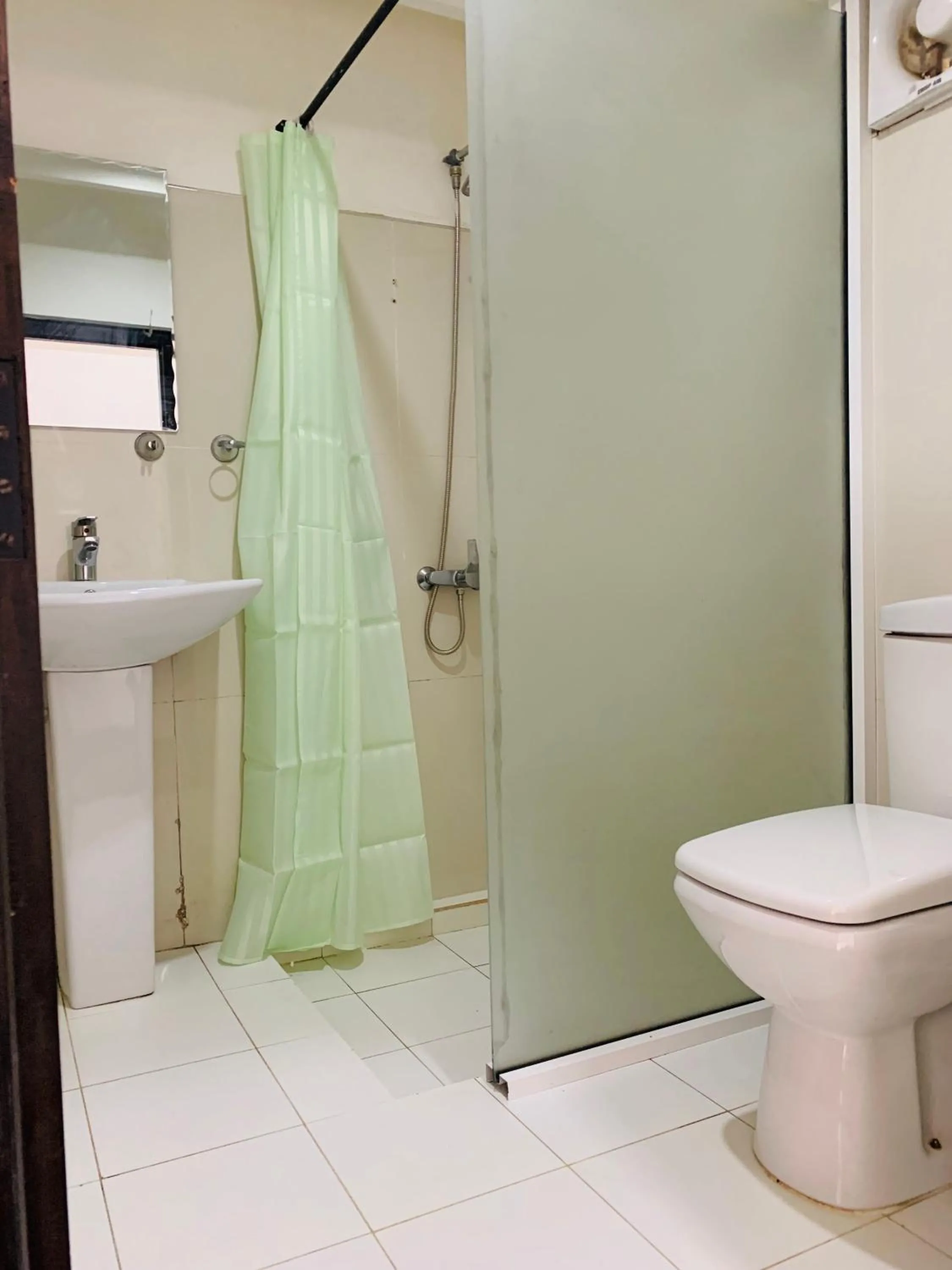 Shower in Sherwood Cottage
