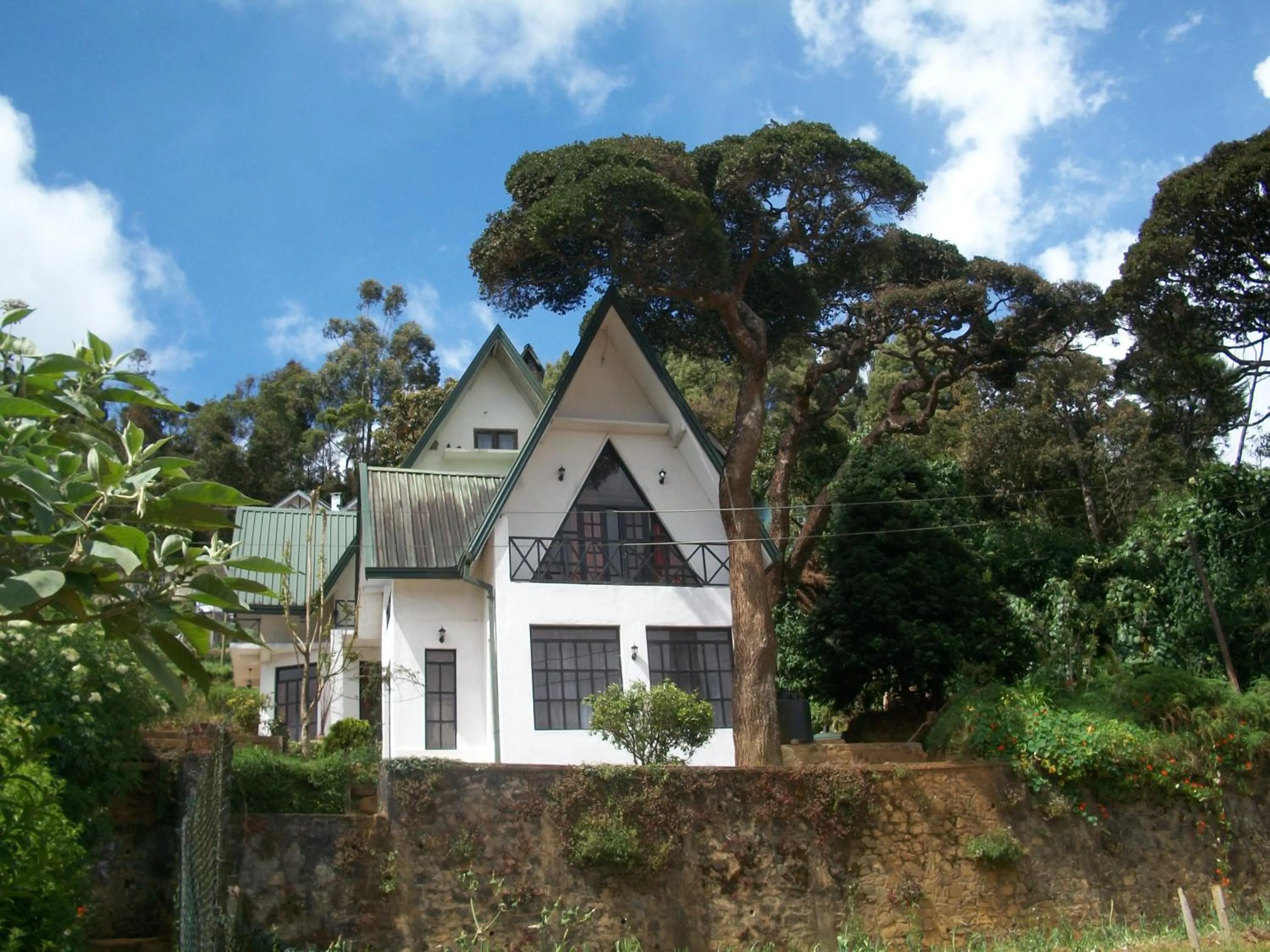Property building in Sherwood Cottage