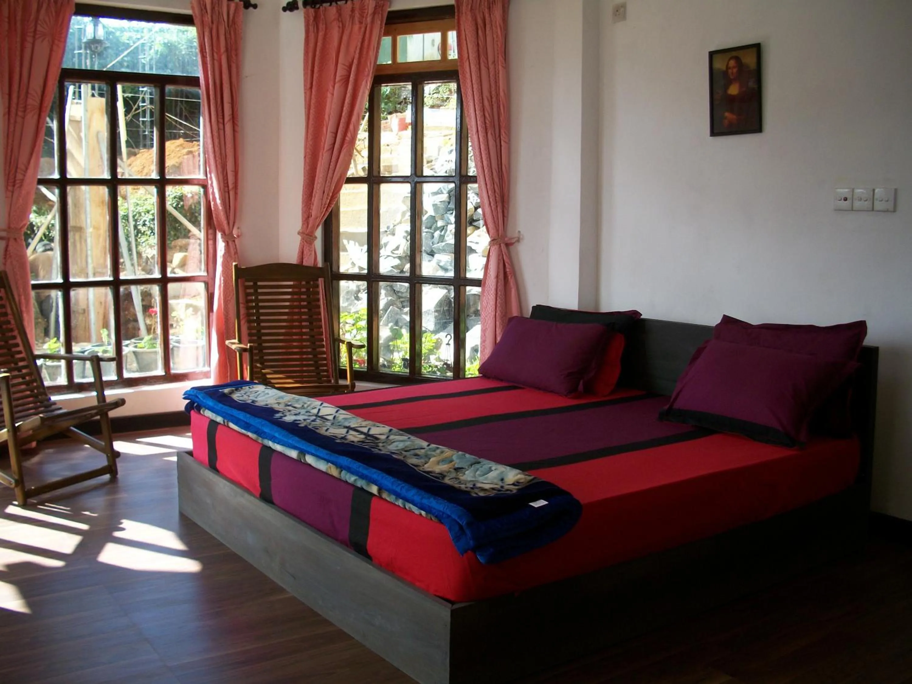 Day, Bed in Sherwood Cottage