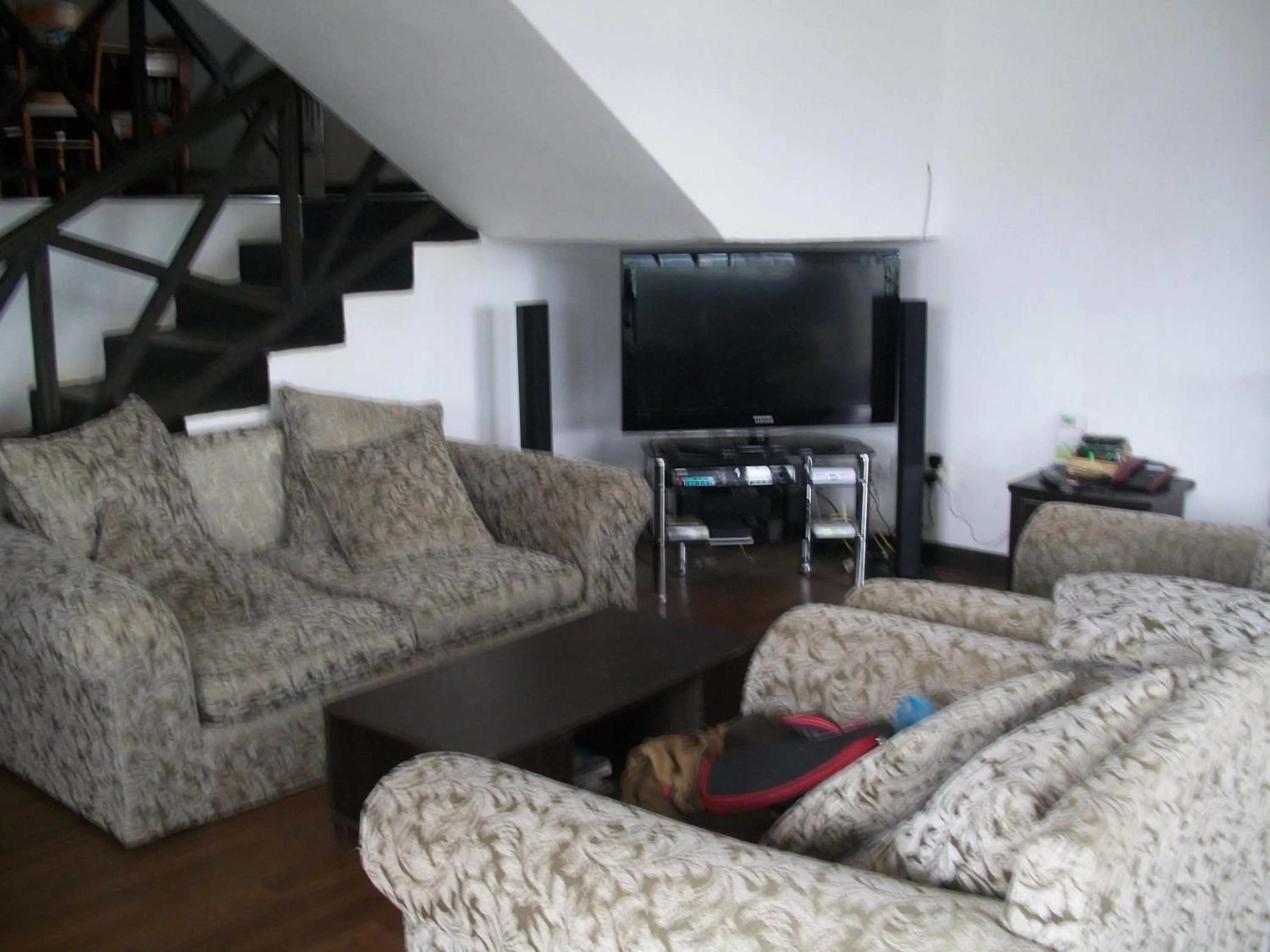 Living room in Sherwood Cottage