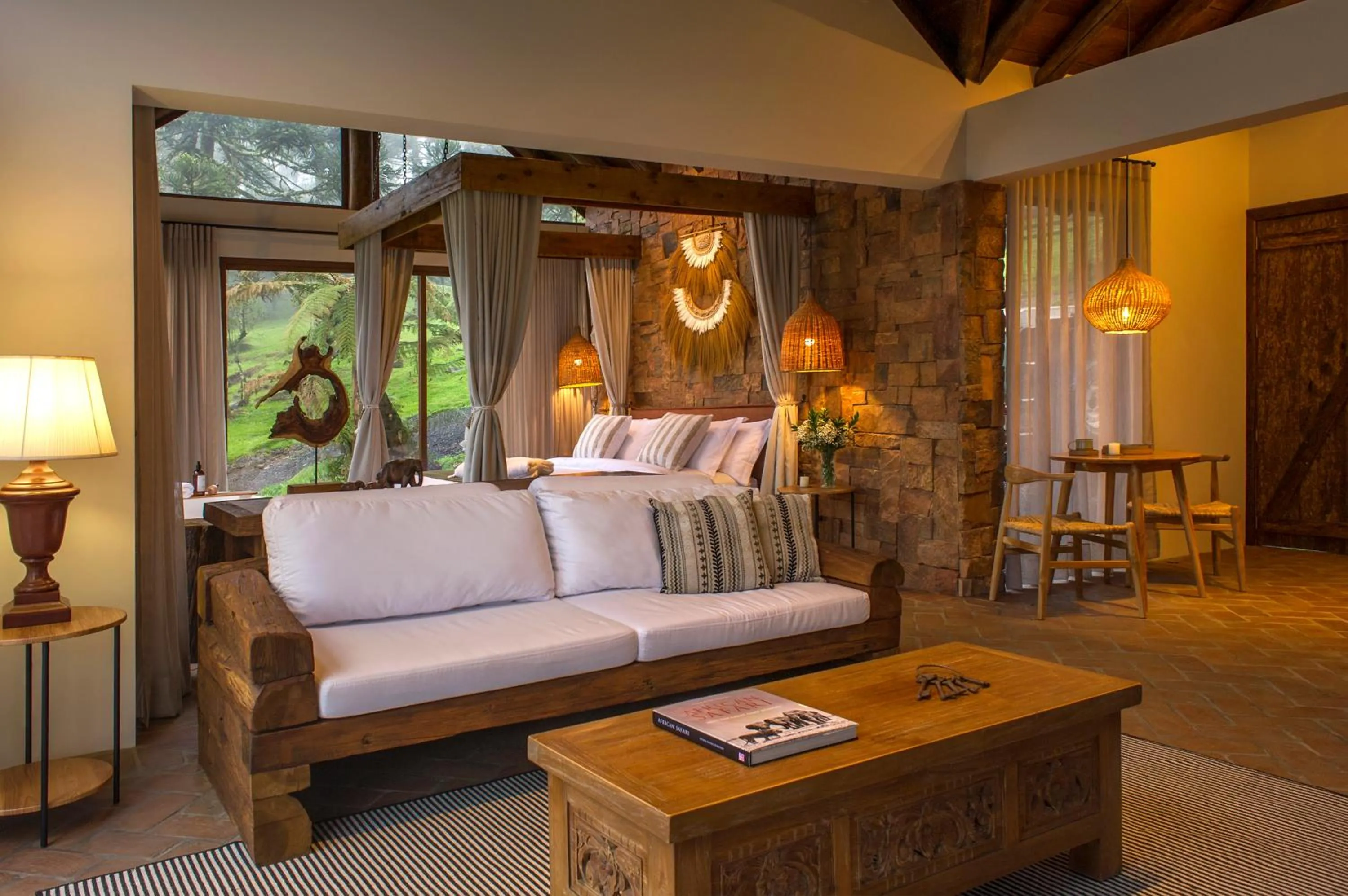 Queen Room with Balcony in Bulawayo Lodge