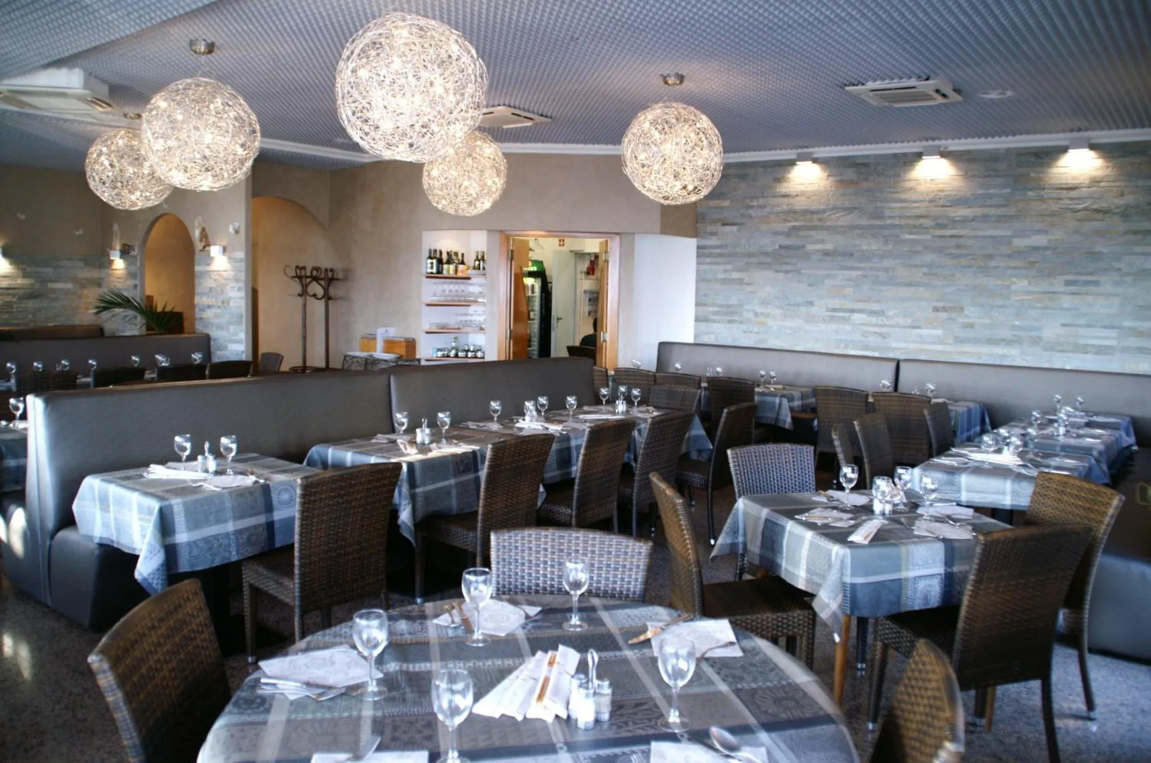 Restaurant/places to eat in Sole Mare