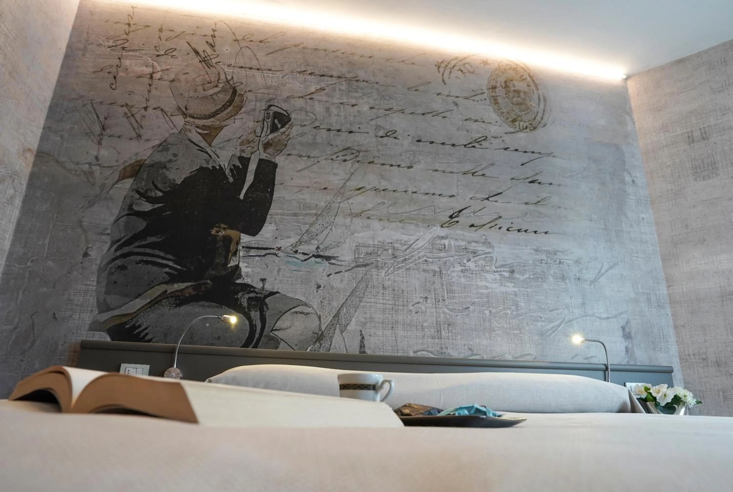 Decorative detail in Sole Mare