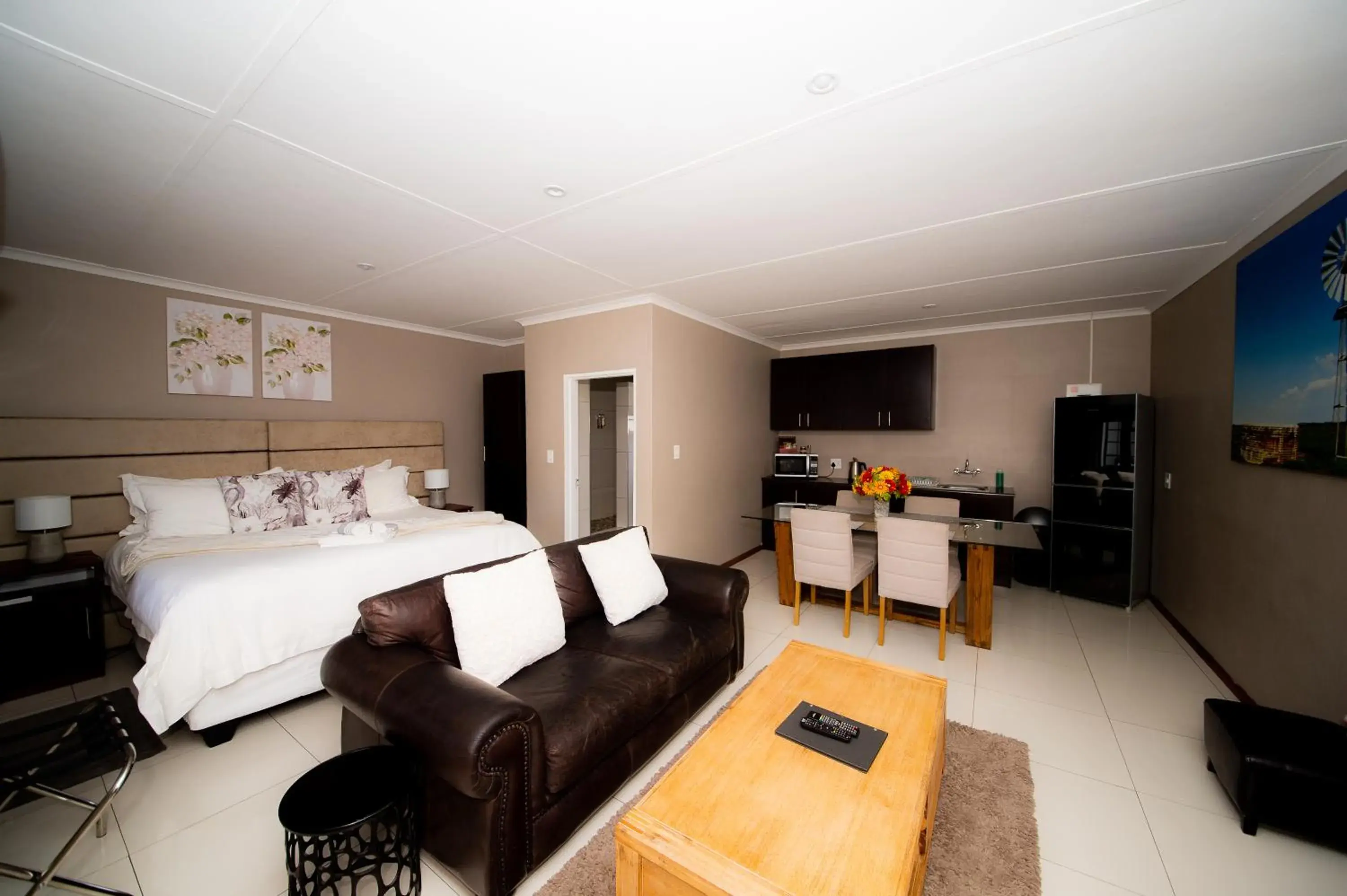 Family Room in Kleinplasie Guesthouse Family Room in Kleinplasie Guesthouse