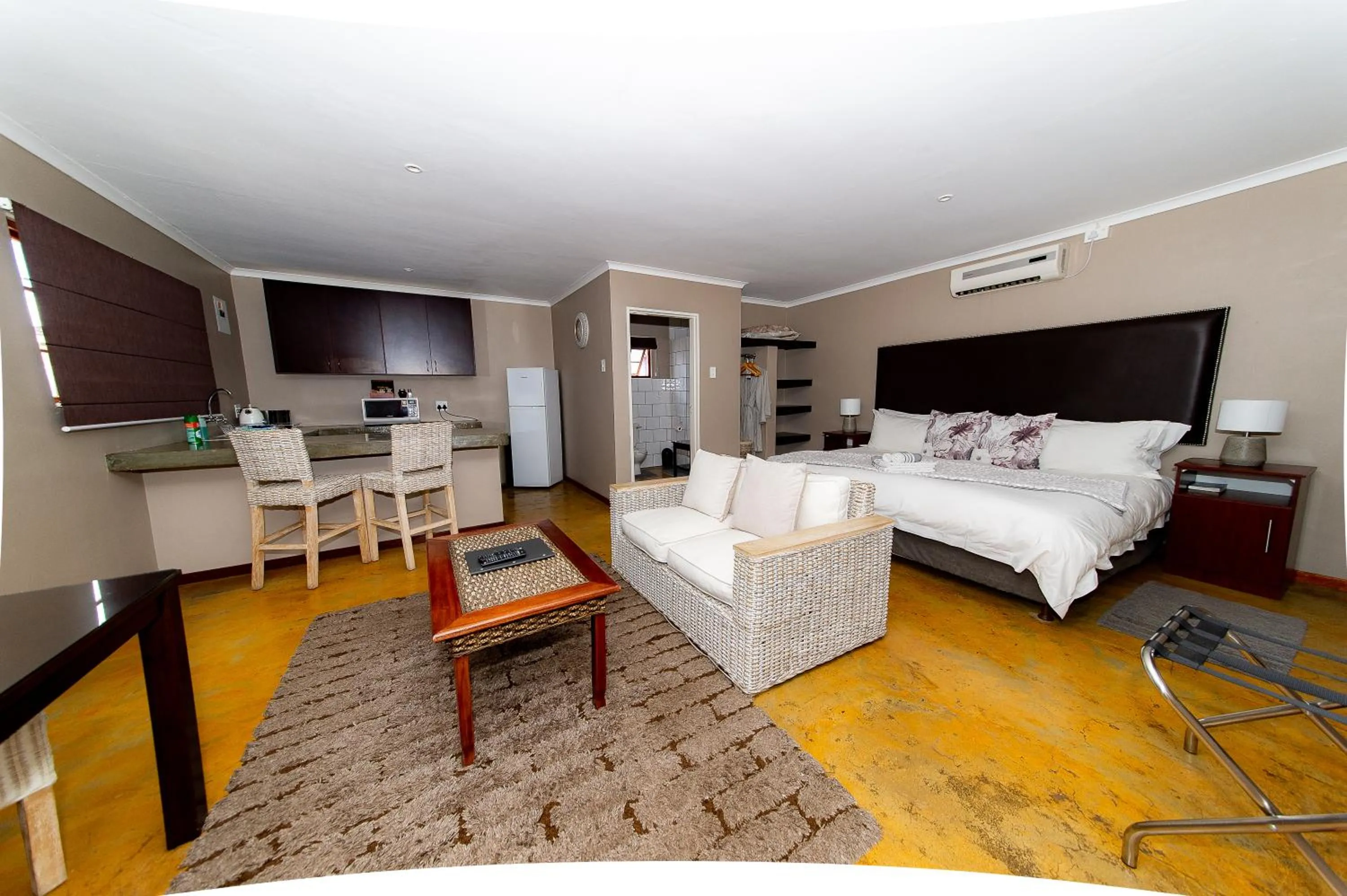 Kleinplasie Guesthouse