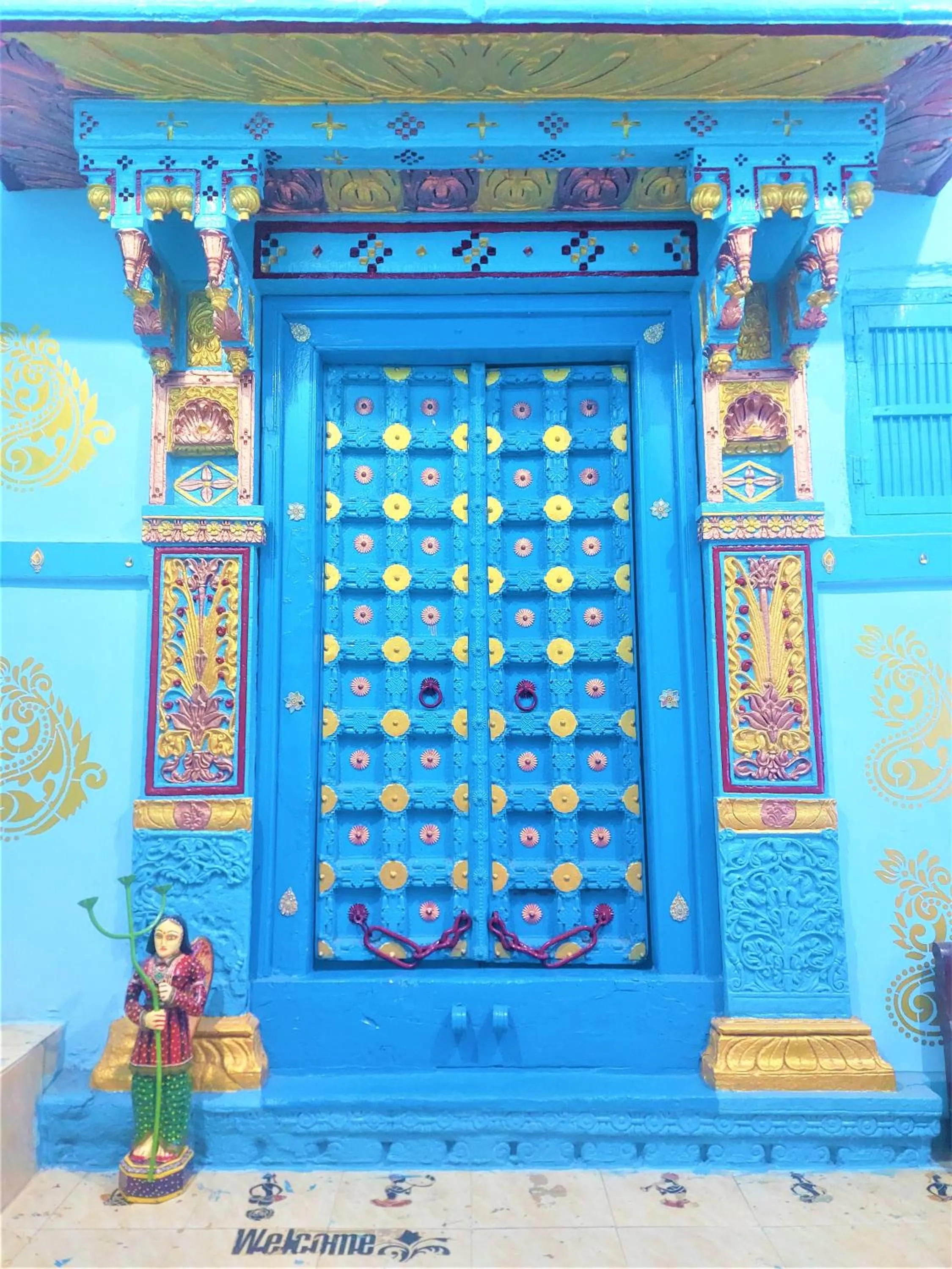 Facade/entrance in SAJI SANWRI Heritage Inn Haveli