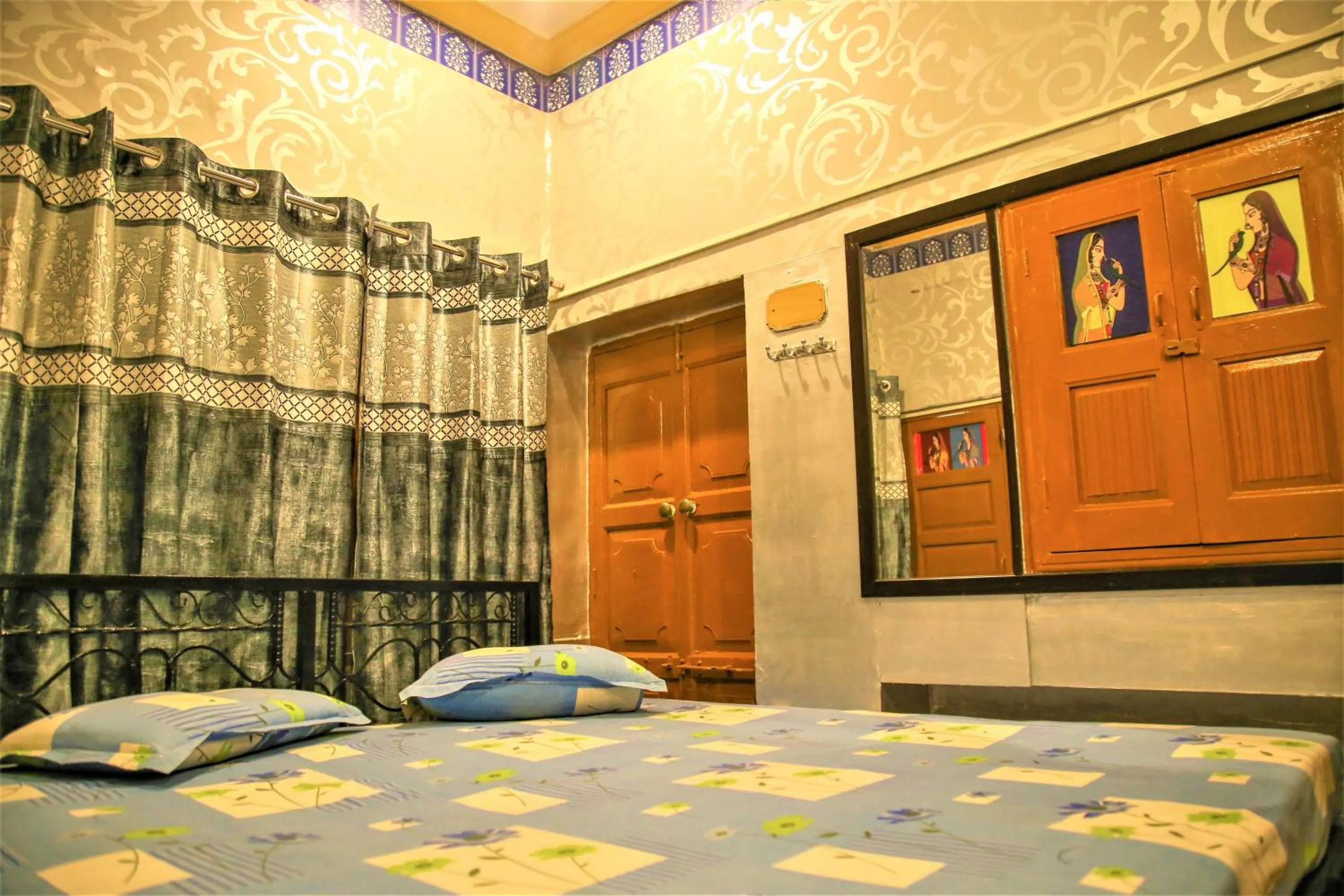 Bed in SAJI SANWRI Heritage Inn Haveli