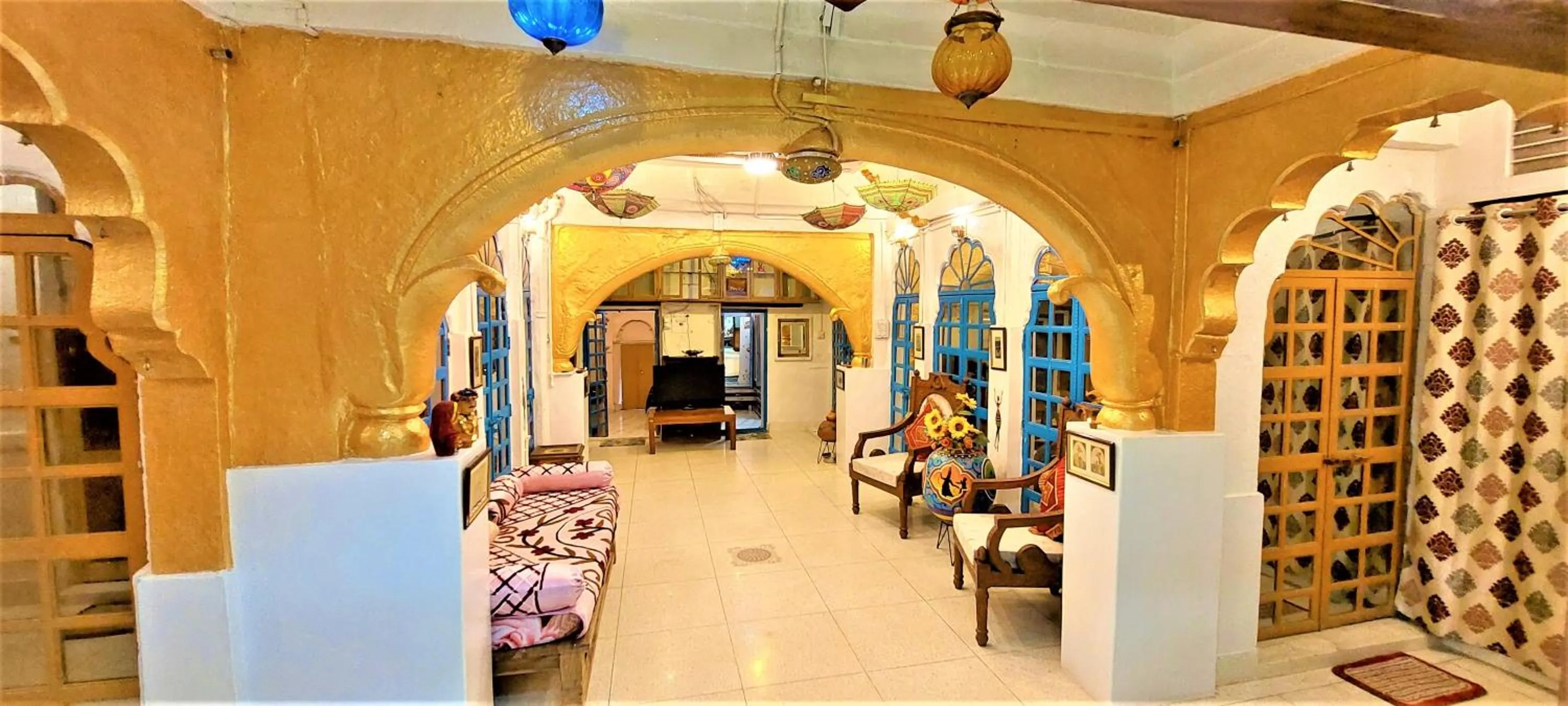 Property building, Bed in SAJI SANWRI Heritage Inn Haveli