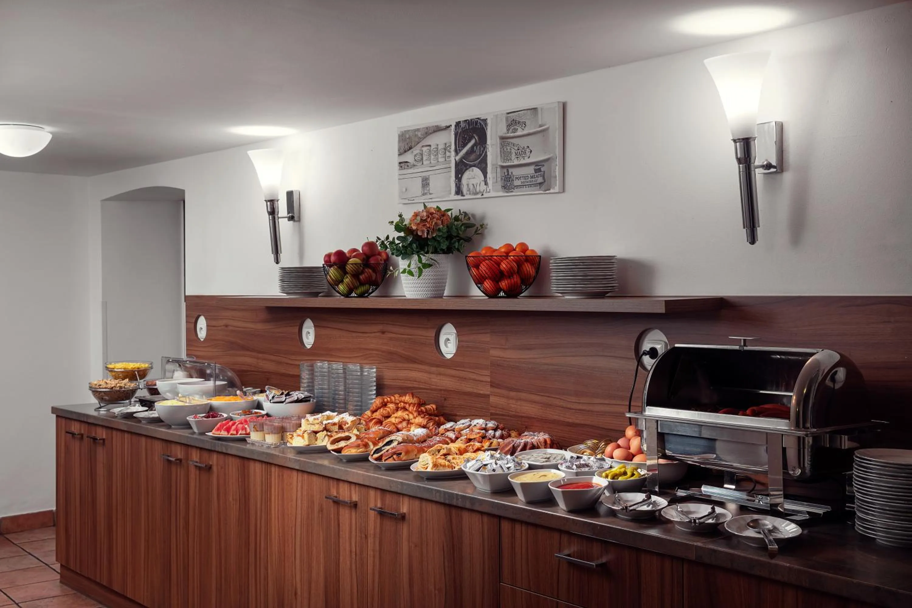 Breakfast in Hotel Ambiance