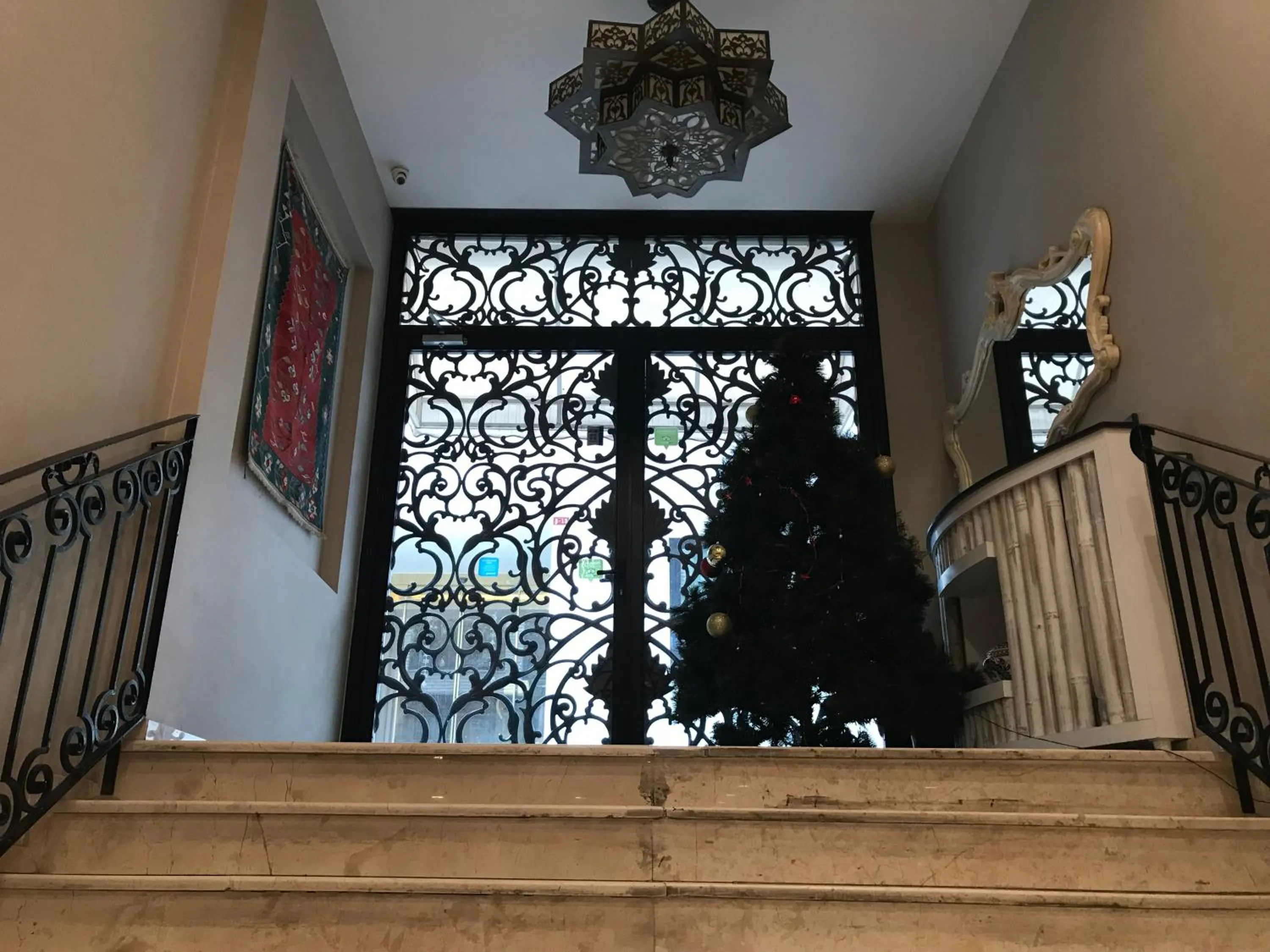 Communal lounge/ TV room in Aybar Hotel & Spa