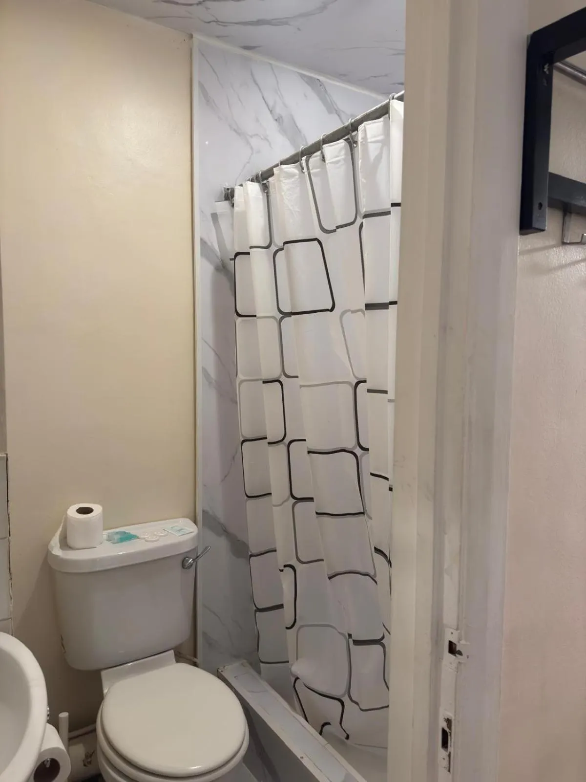 Toilet in Anwar House